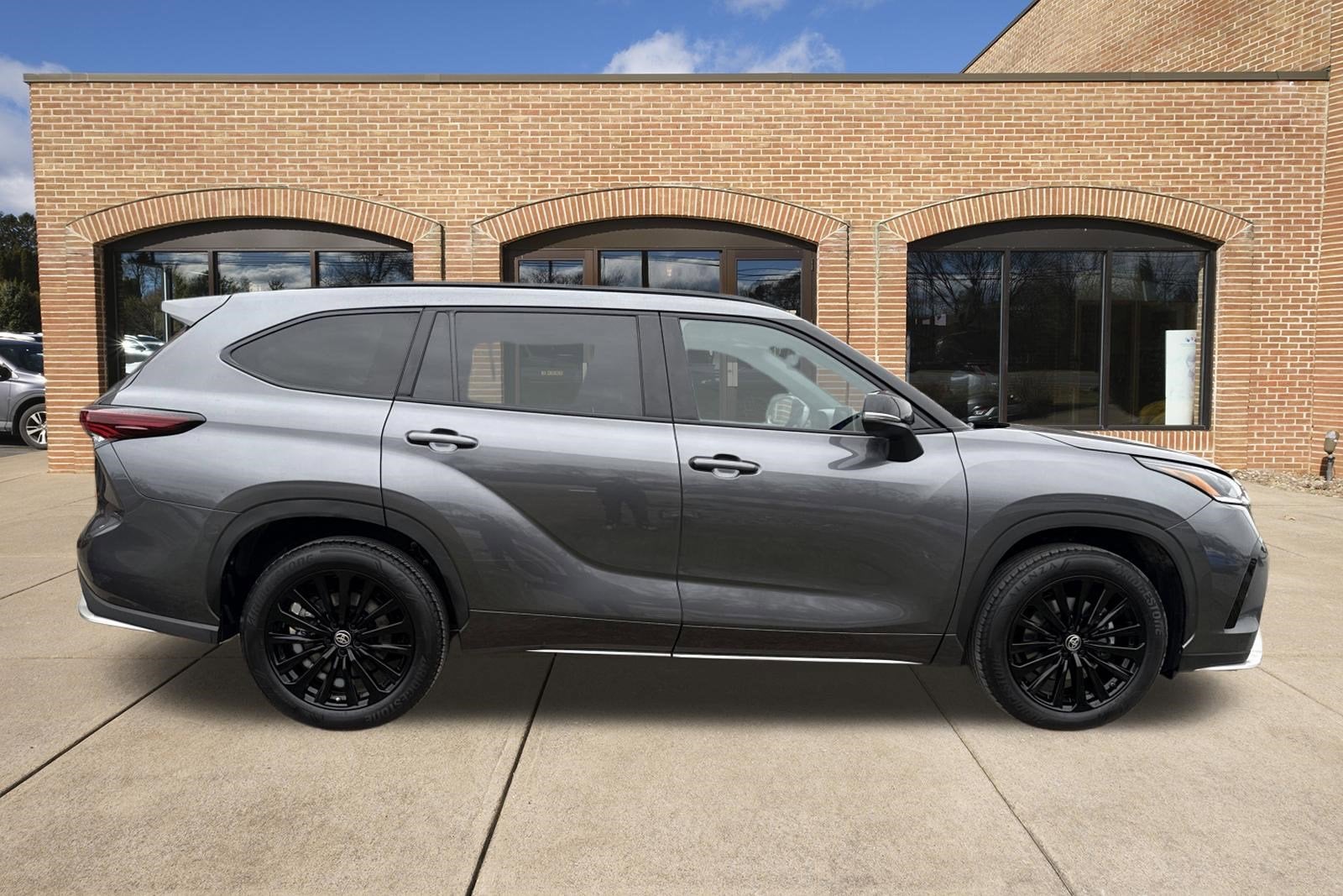 2025 Toyota Highlander XSE