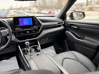 2025 Toyota Highlander XSE