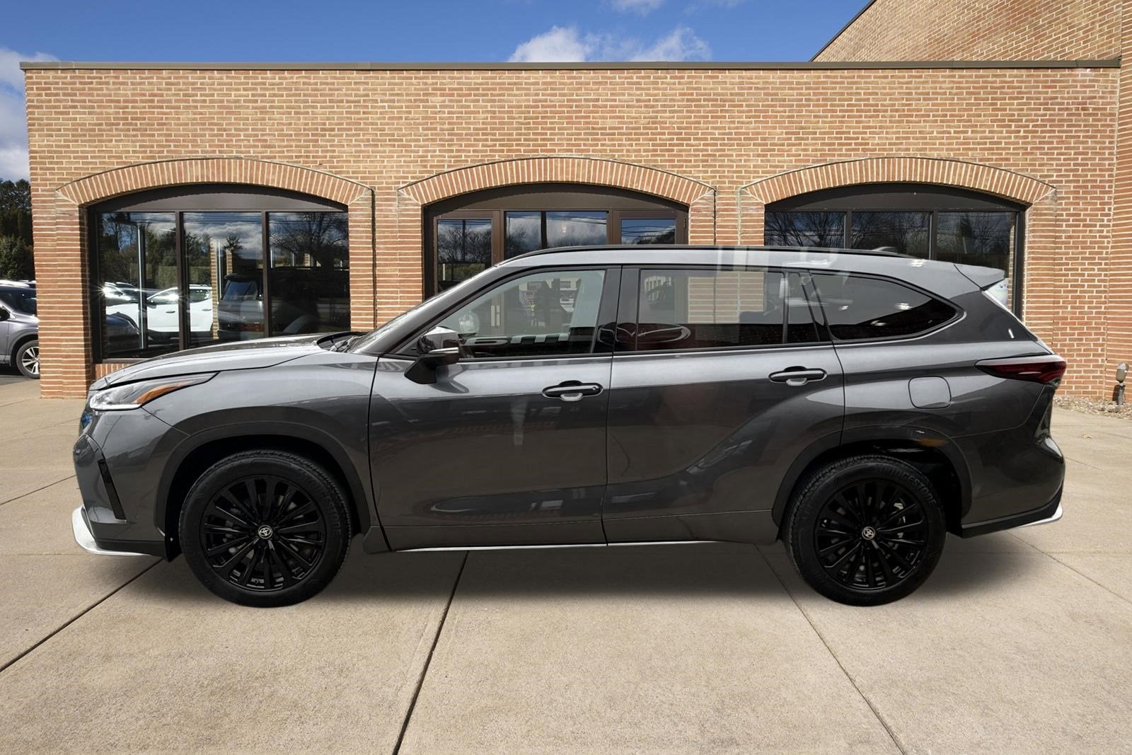 2025 Toyota Highlander XSE