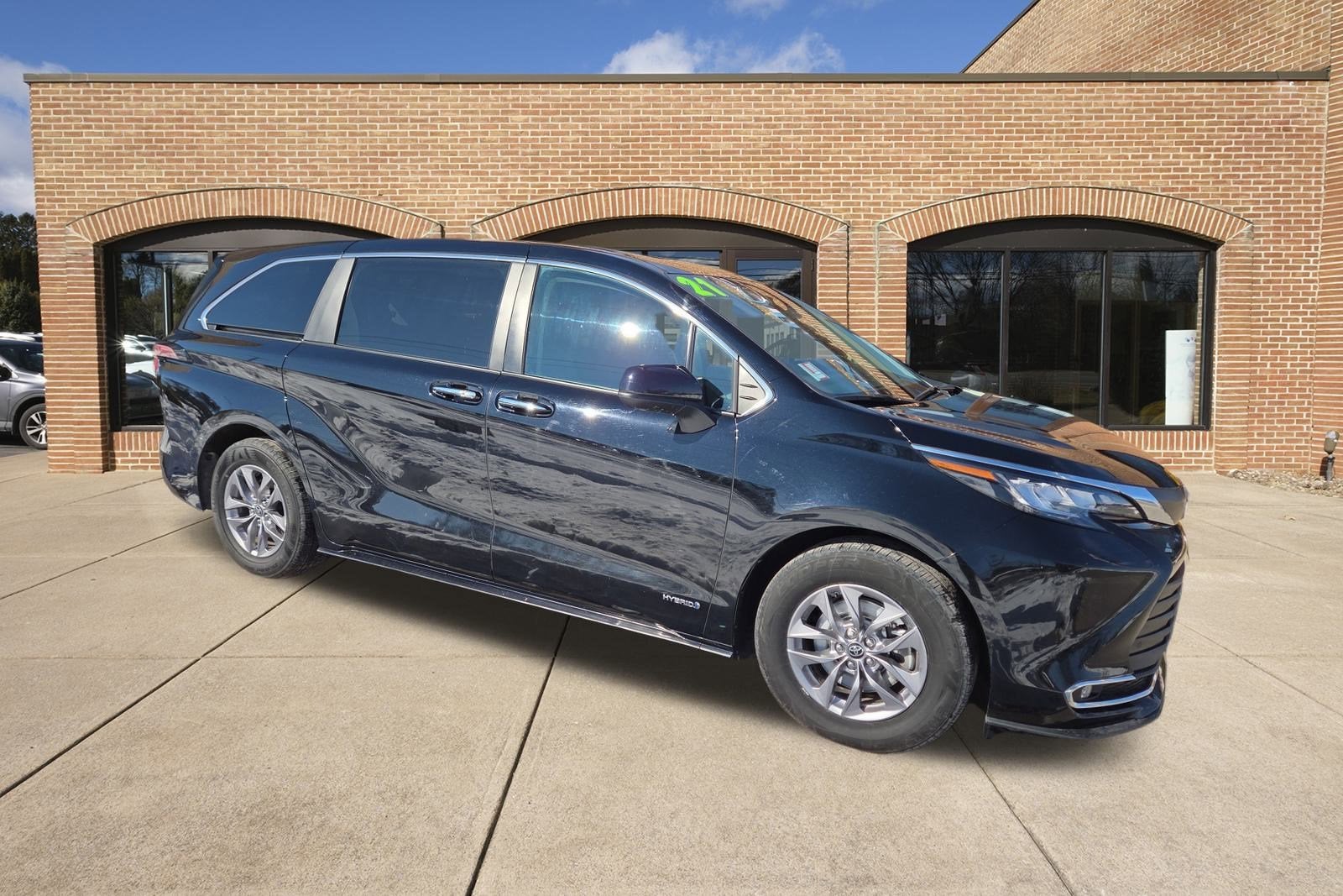 2021 Toyota Sienna XLE