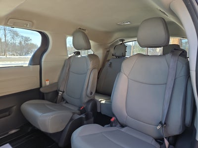 2021 Toyota Sienna XLE