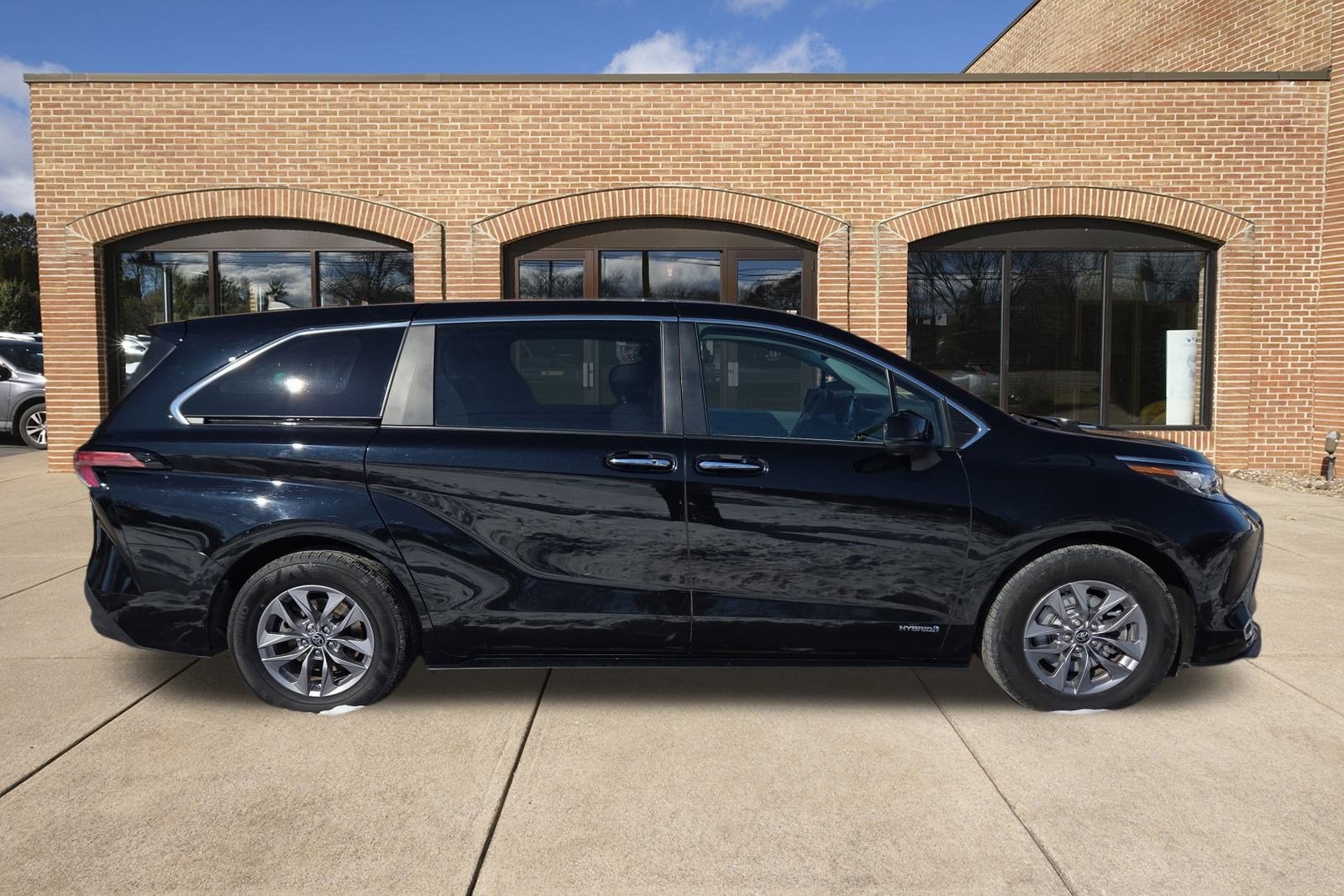 2021 Toyota Sienna XLE