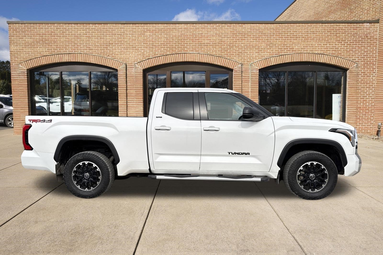 2024 Toyota Tundra 4WD SR5