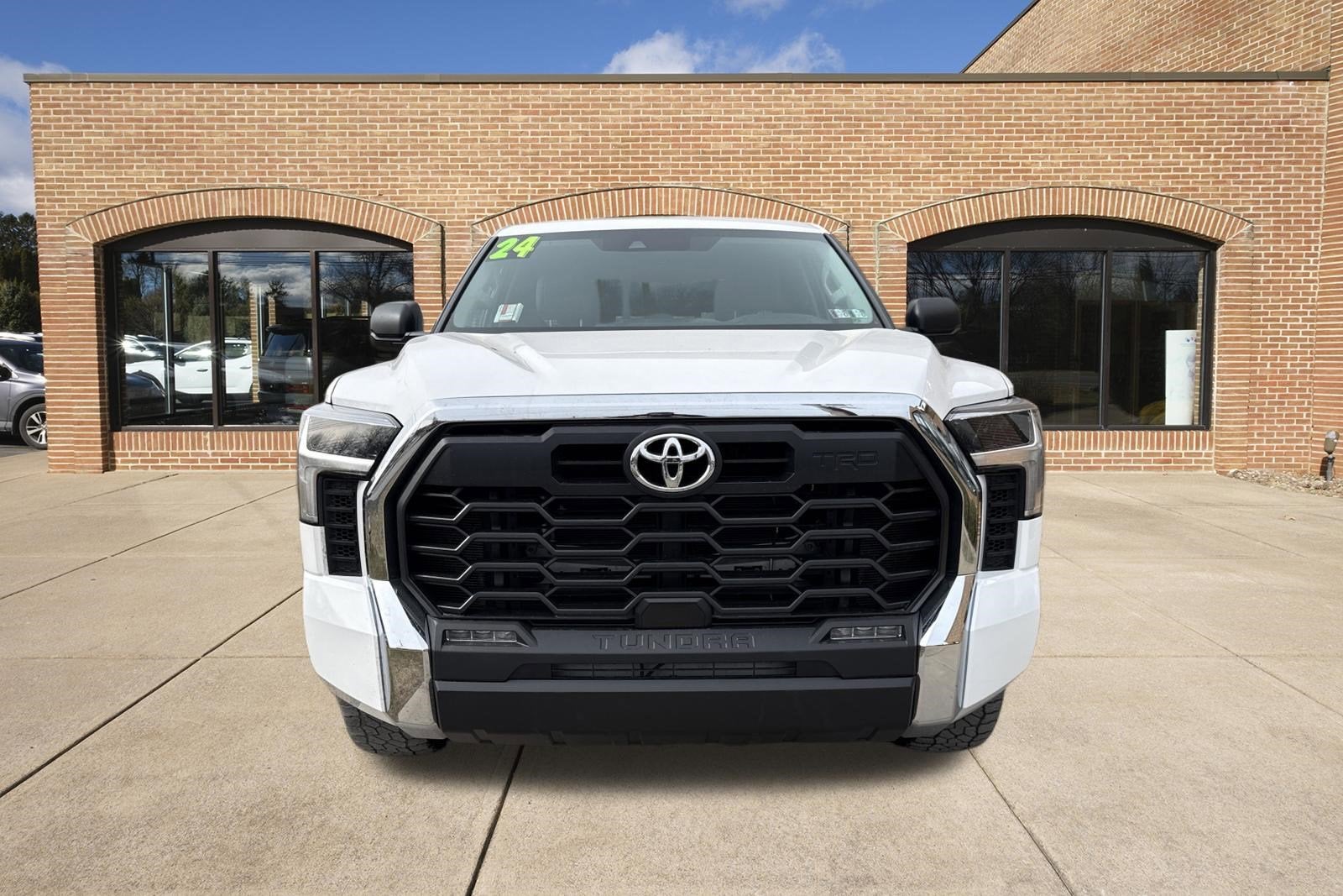 2024 Toyota Tundra 4WD SR5