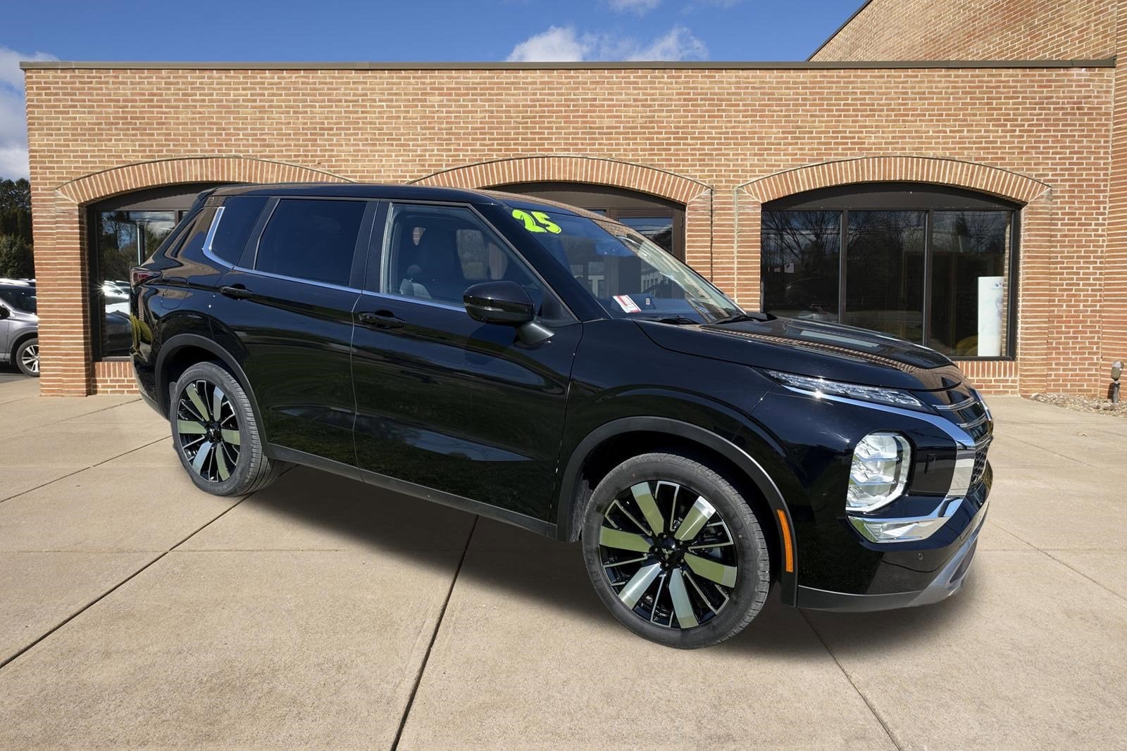 2025 Mitsubishi Outlander SE