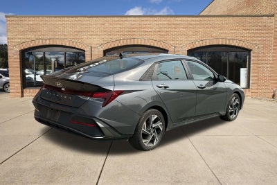 2025 Hyundai Elantra SEL Sport