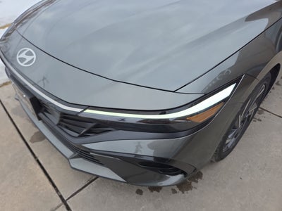 2025 Hyundai Elantra Hybrid Limited
