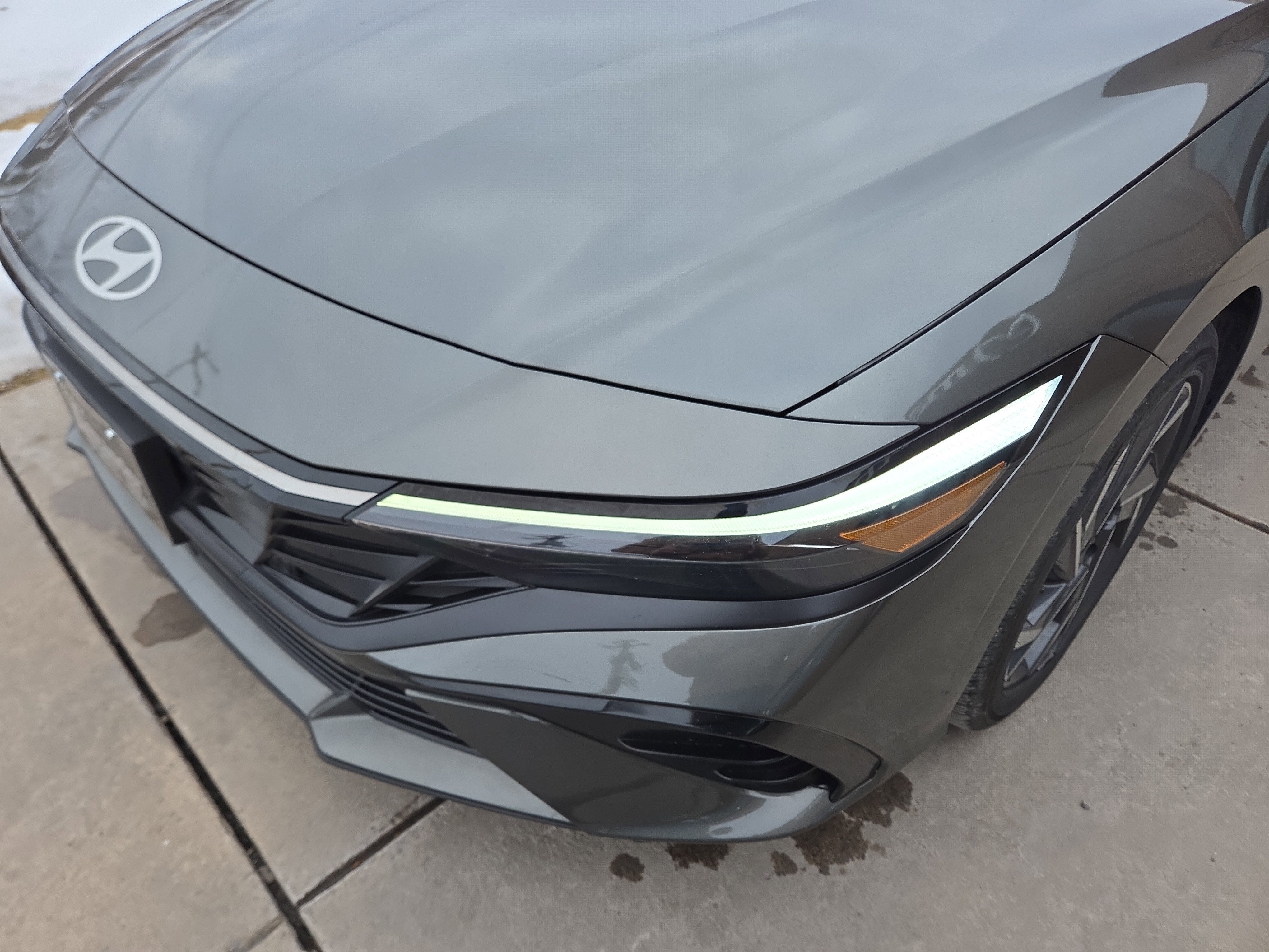 2025 Hyundai Elantra Hybrid Limited