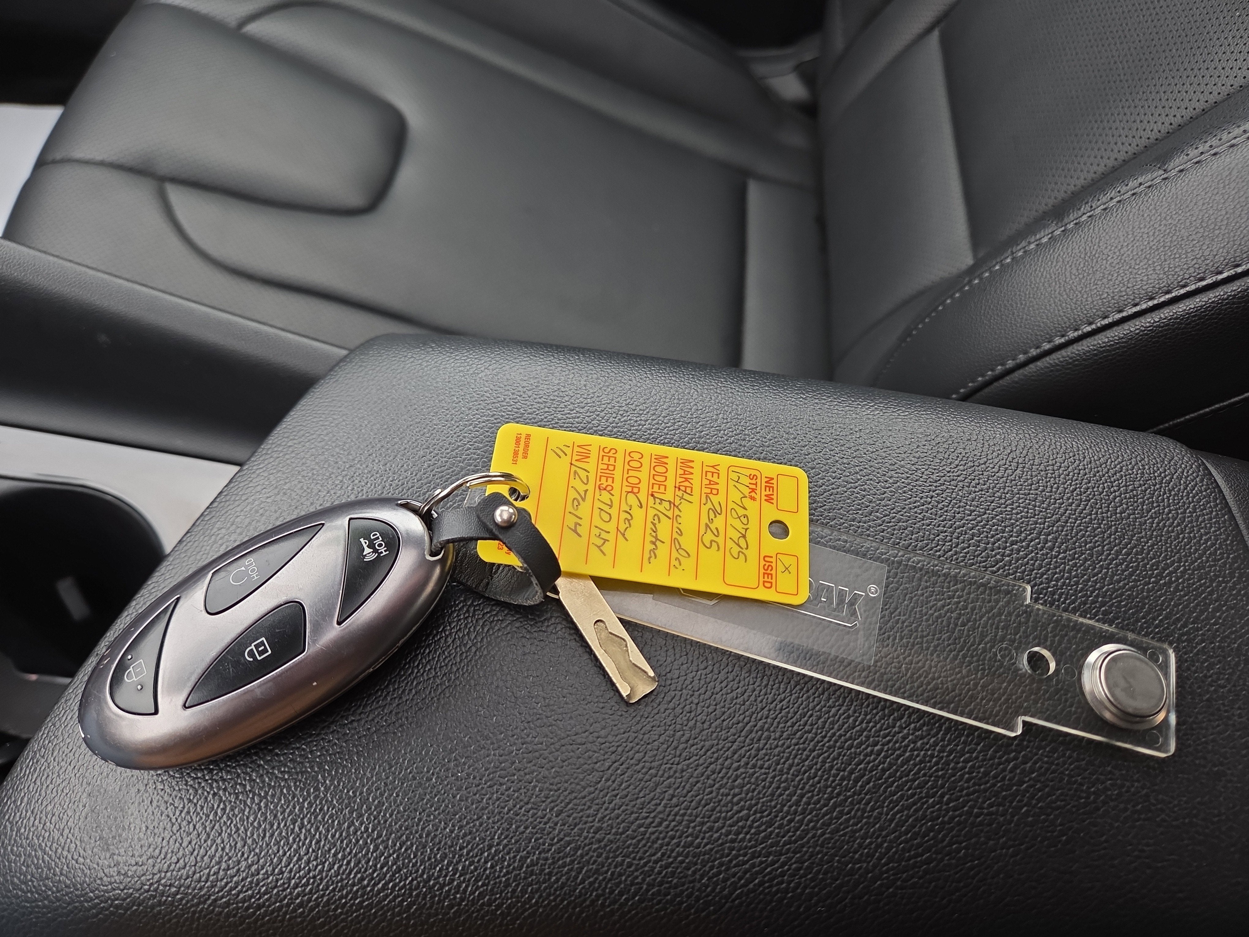 2025 Hyundai Elantra Hybrid Limited