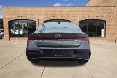 2025 Hyundai Elantra Hybrid Limited