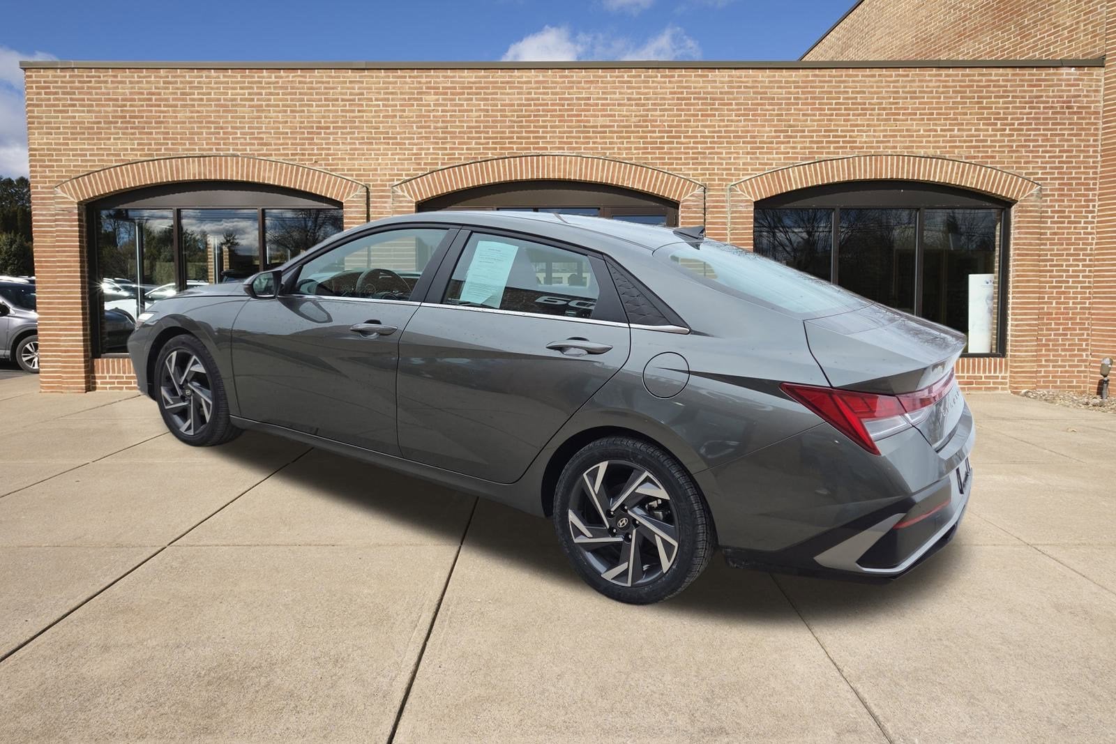 2025 Hyundai Elantra Hybrid Limited