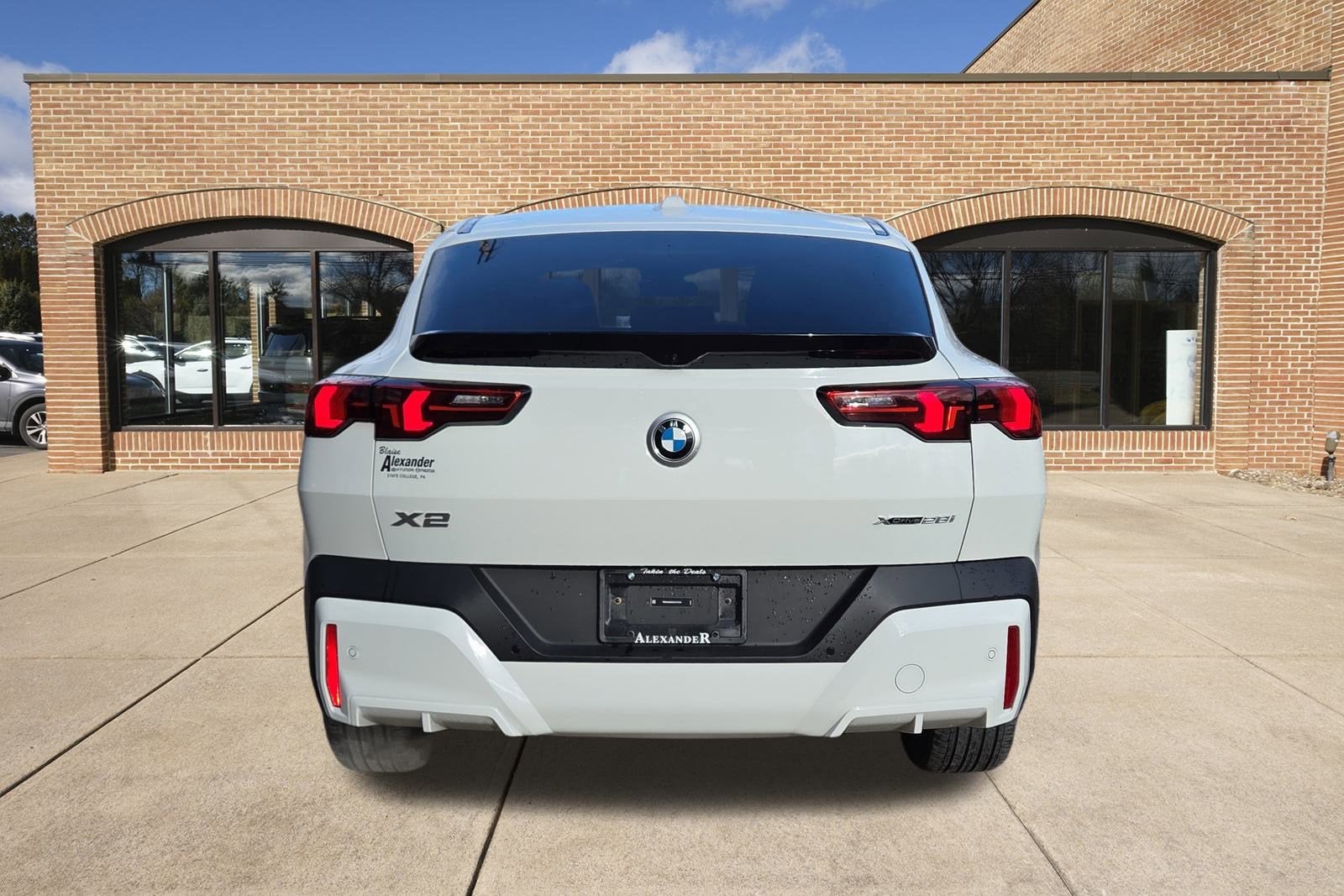 2025 BMW X2 xDrive28i