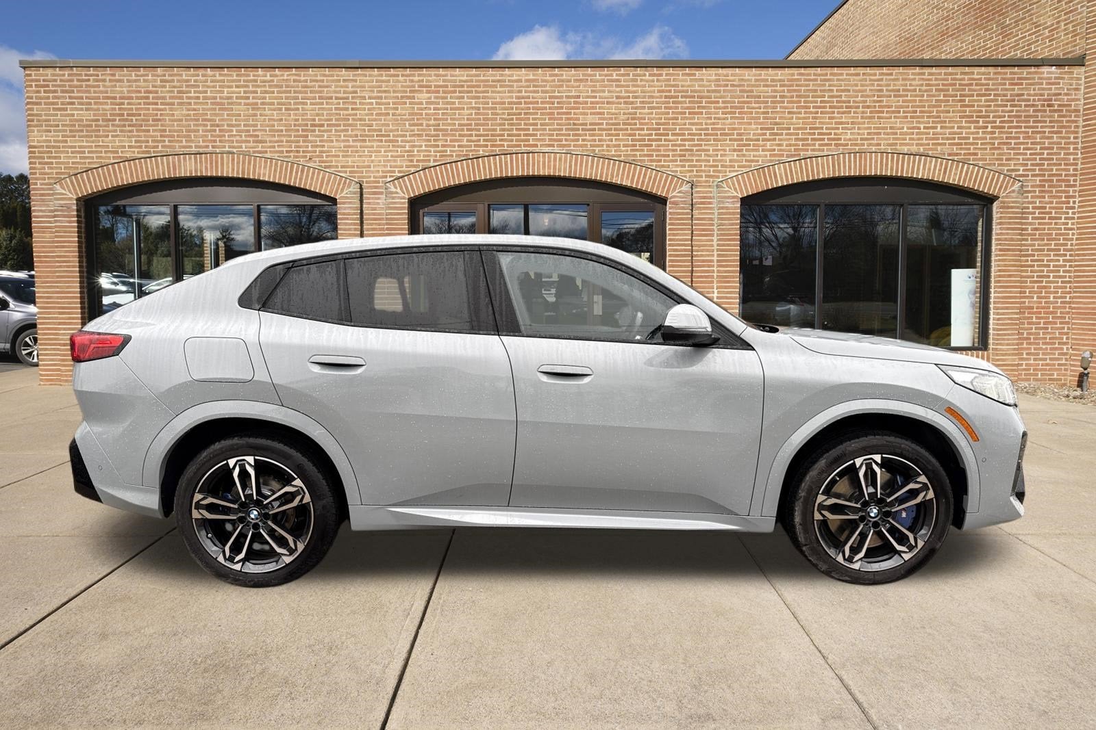 2025 BMW X2 xDrive28i