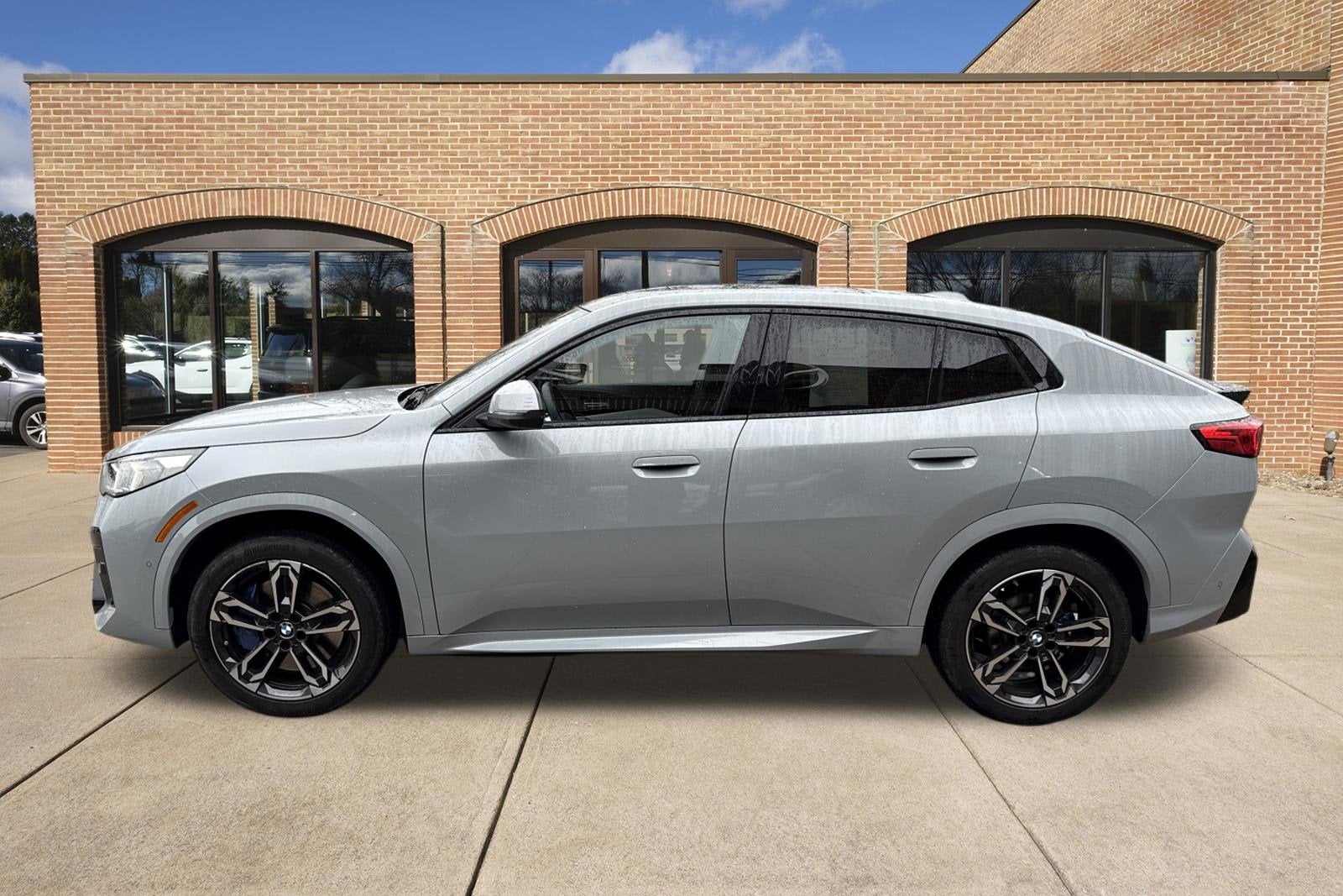 2025 BMW X2 xDrive28i