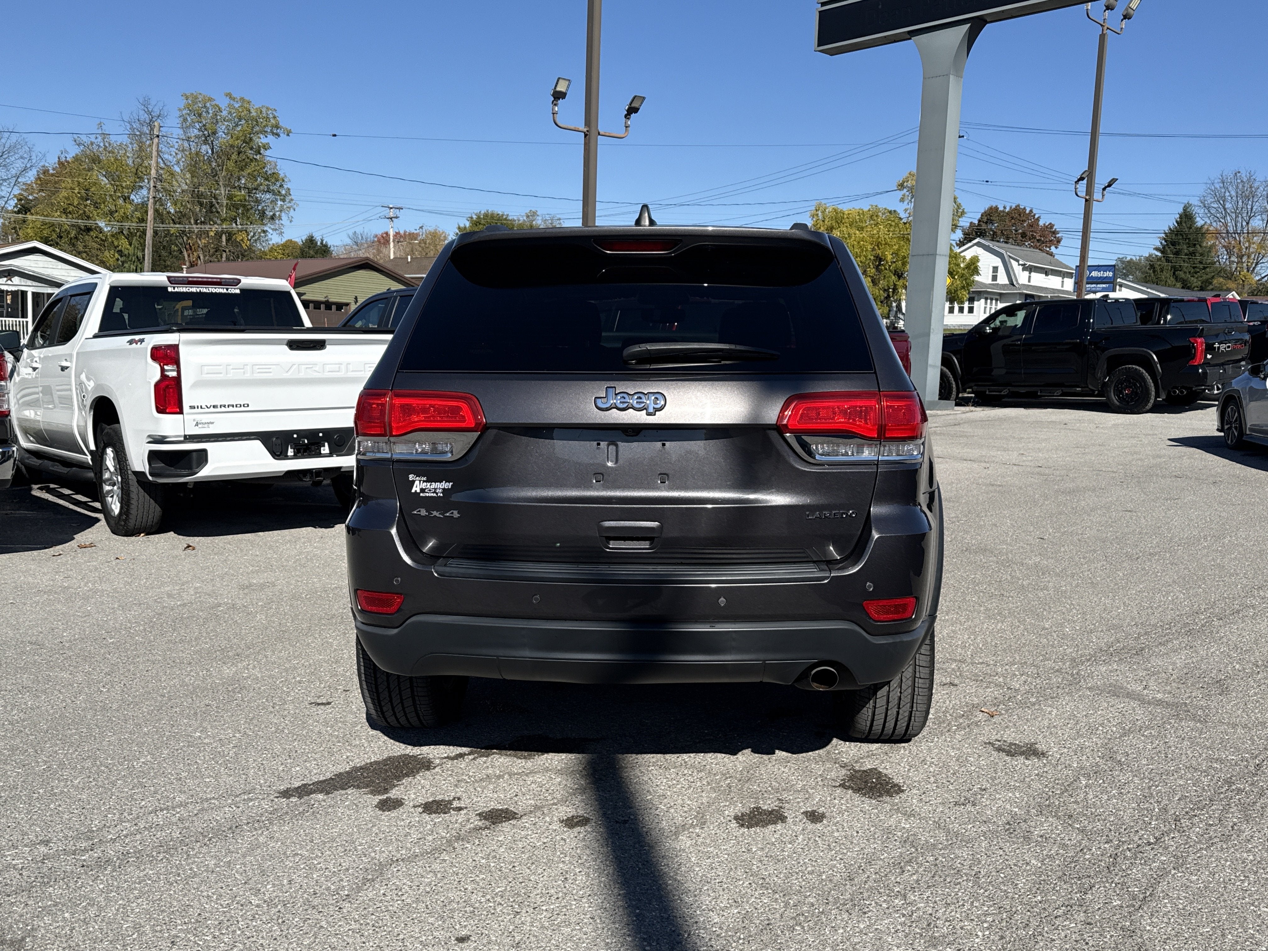 2017 Jeep Grand Cherokee Laredo
