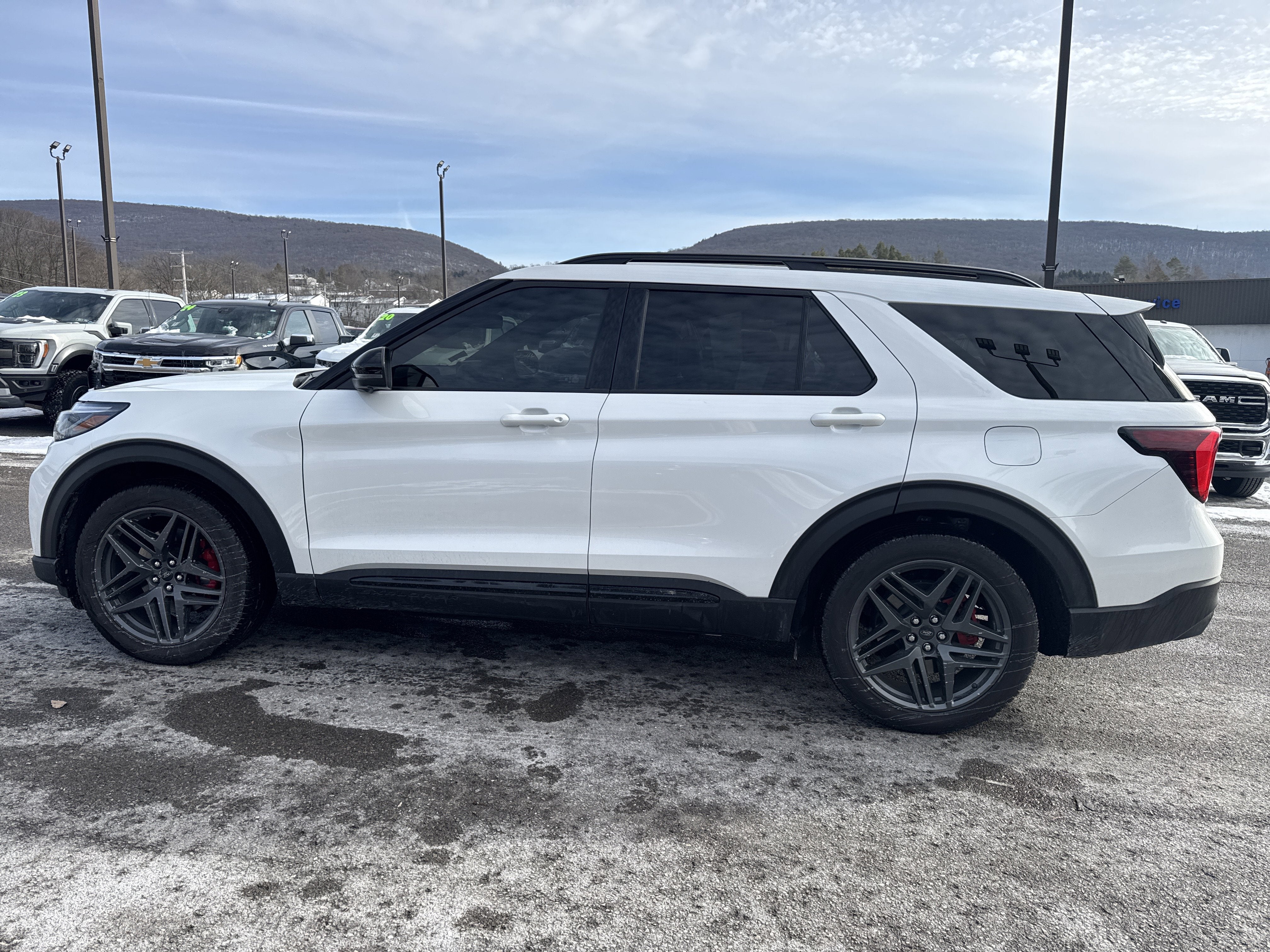 2025 Ford Explorer ST