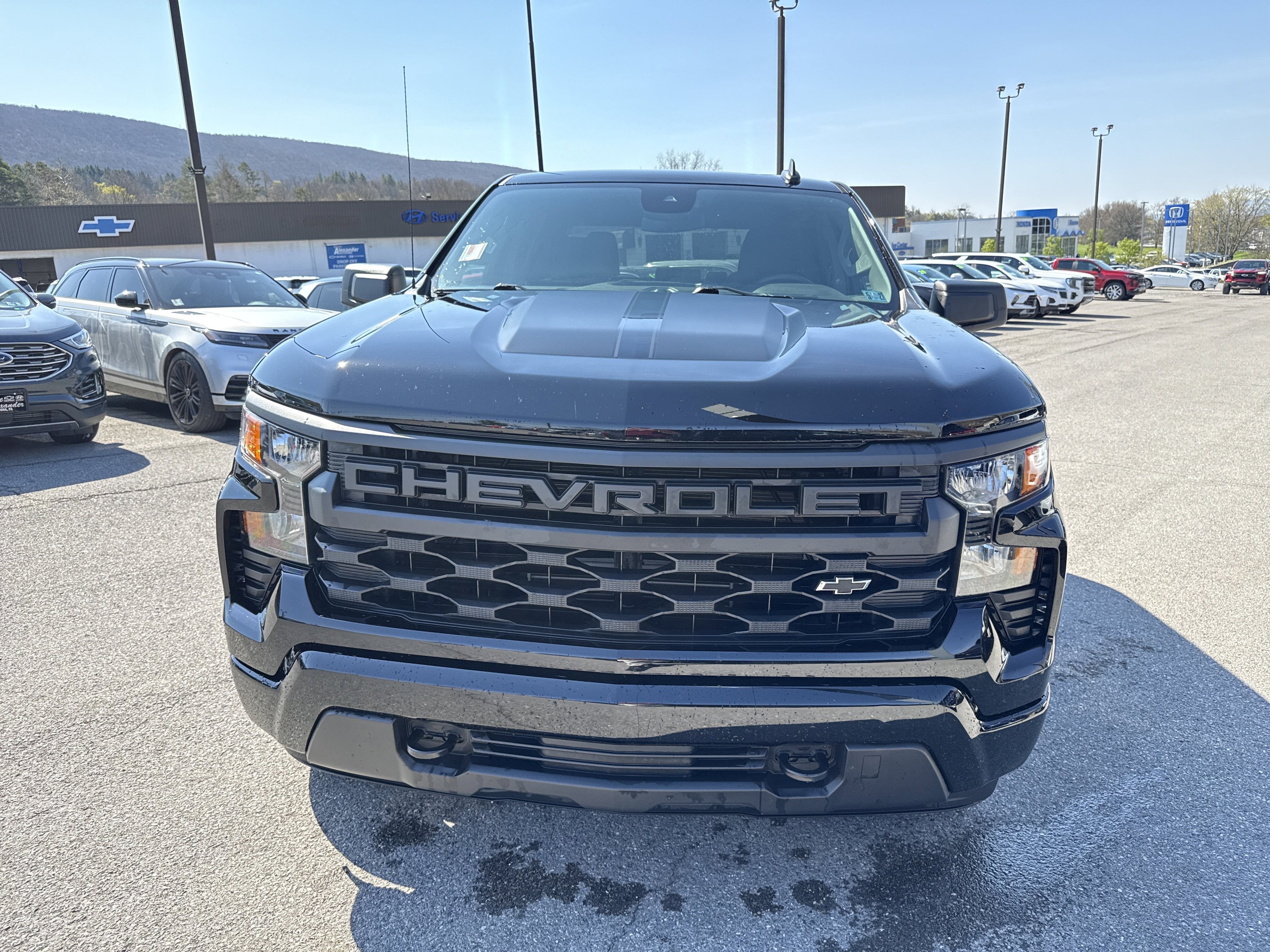 2024 Chevrolet Silverado 1500 Custom