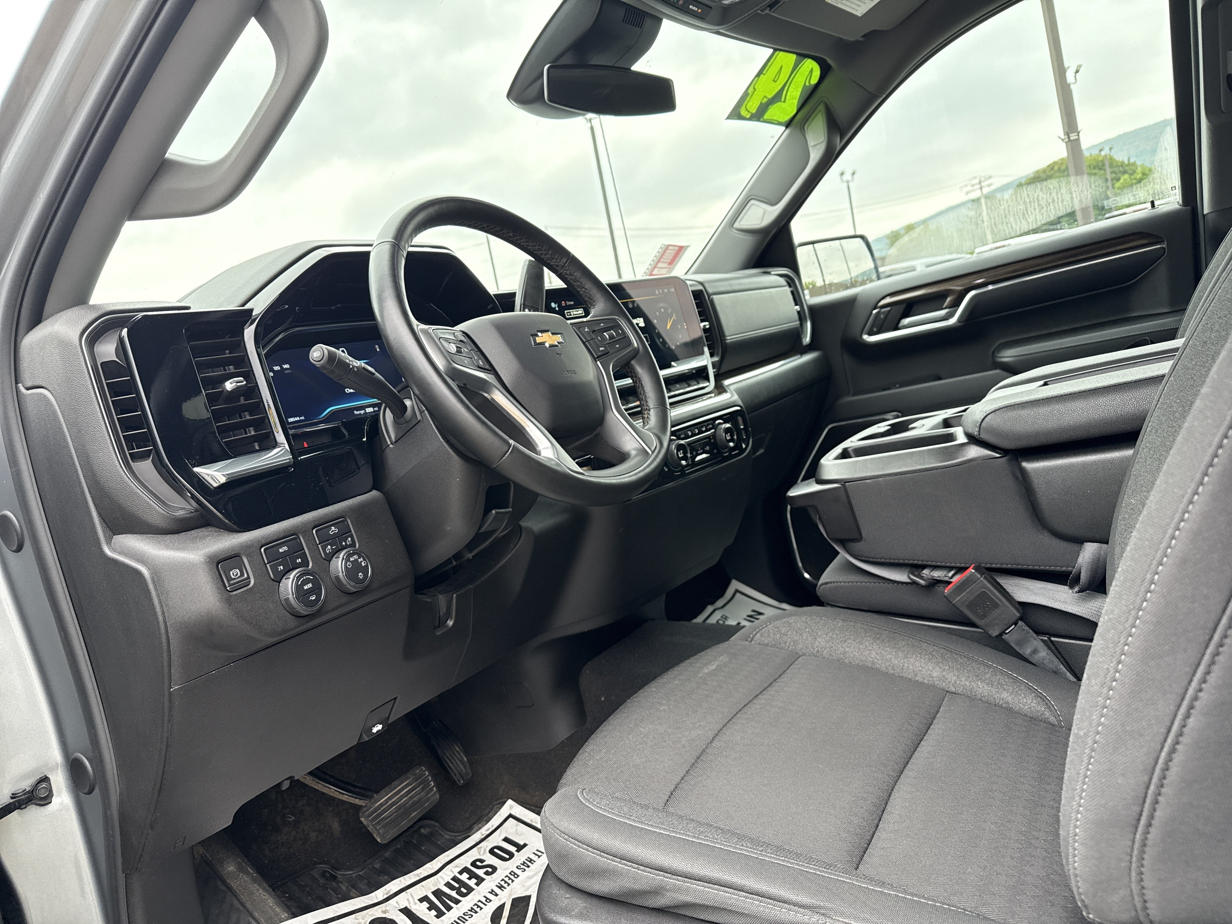 2024 Chevrolet Silverado 1500 LT