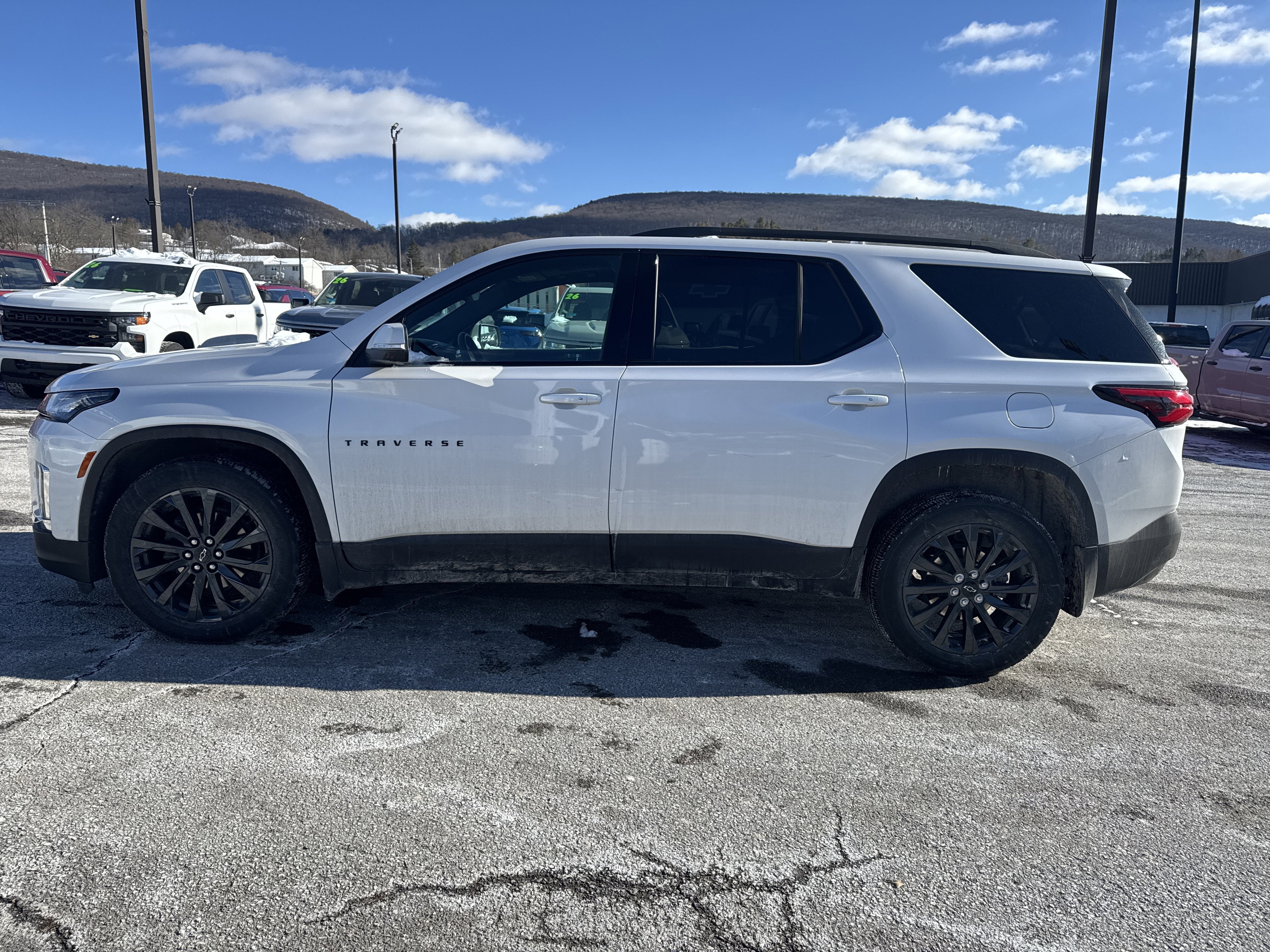 2023 Chevrolet Traverse RS