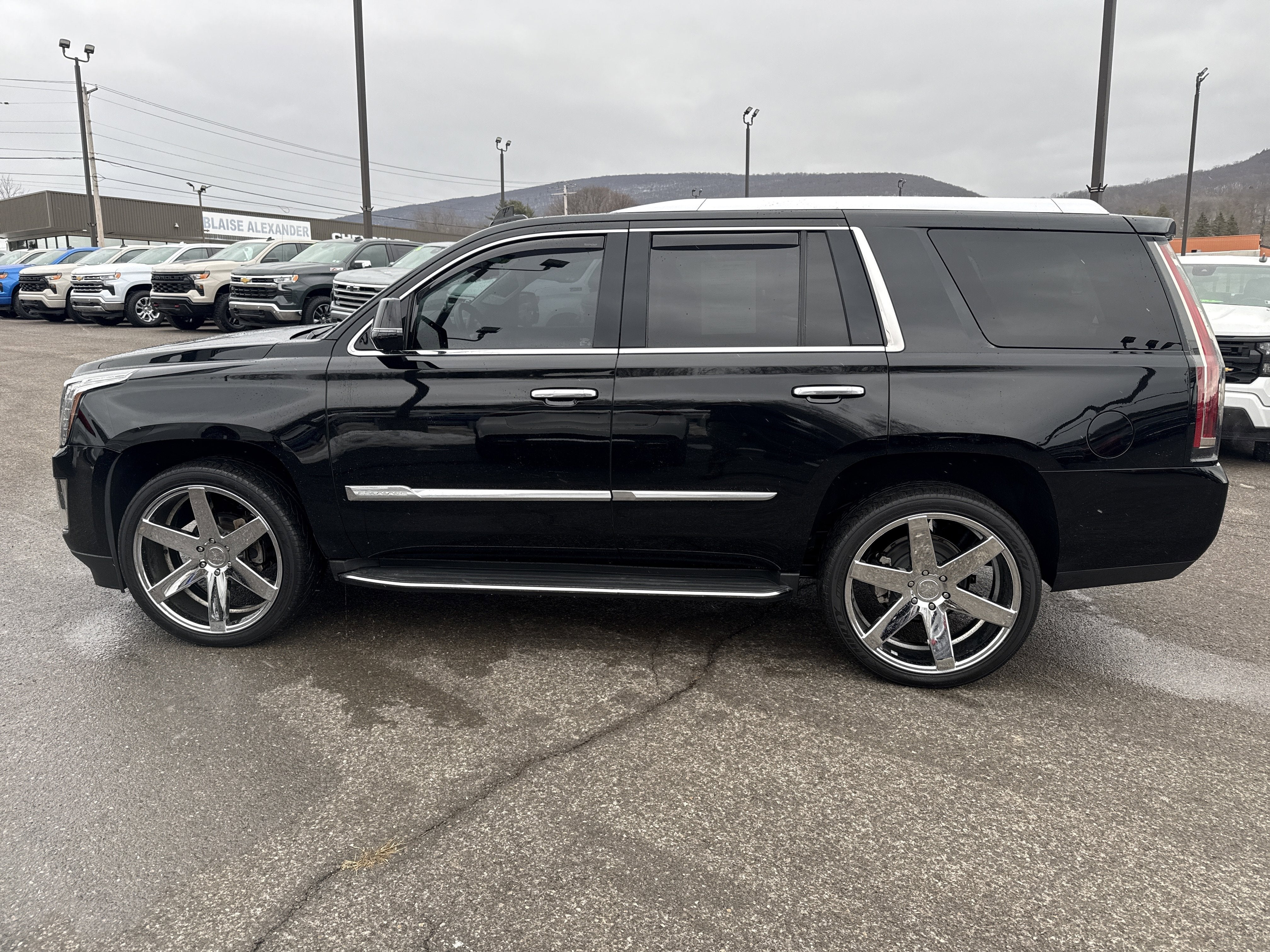 2016 Cadillac Escalade Luxury Collection