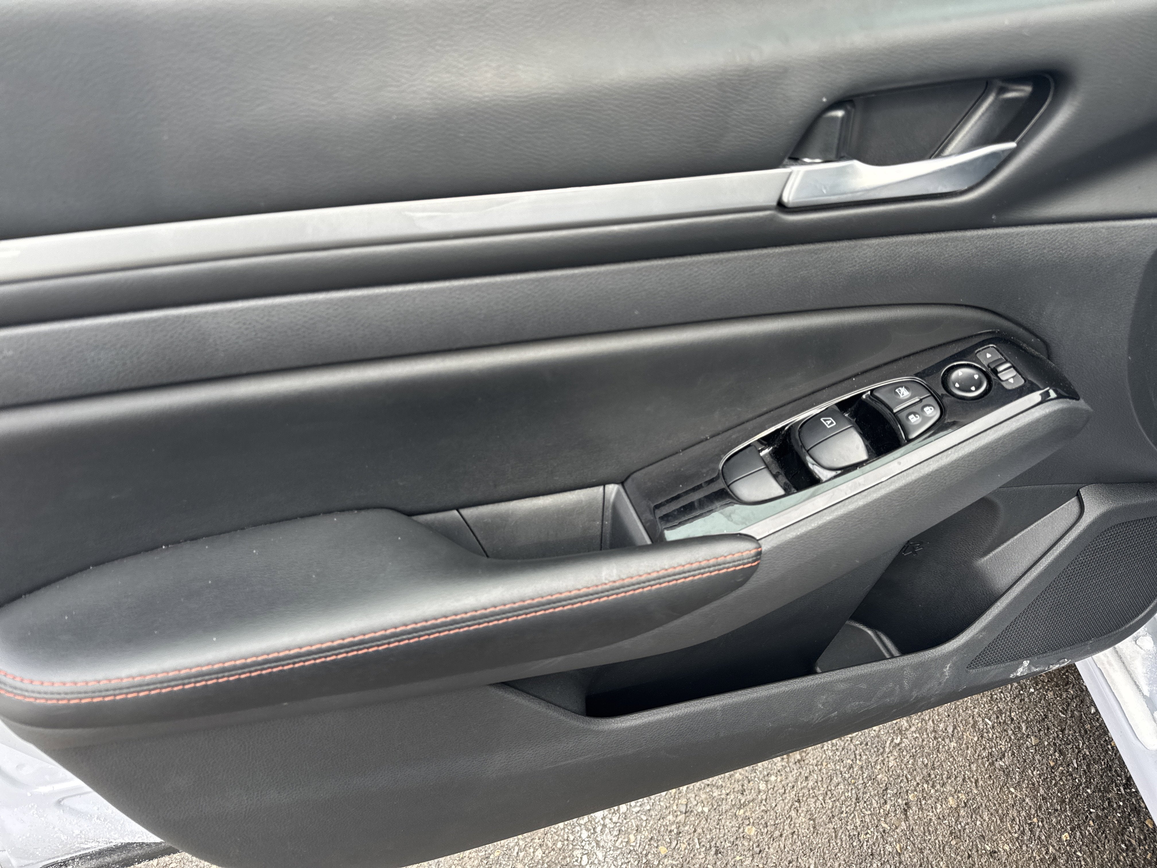 2025 Nissan Altima SR