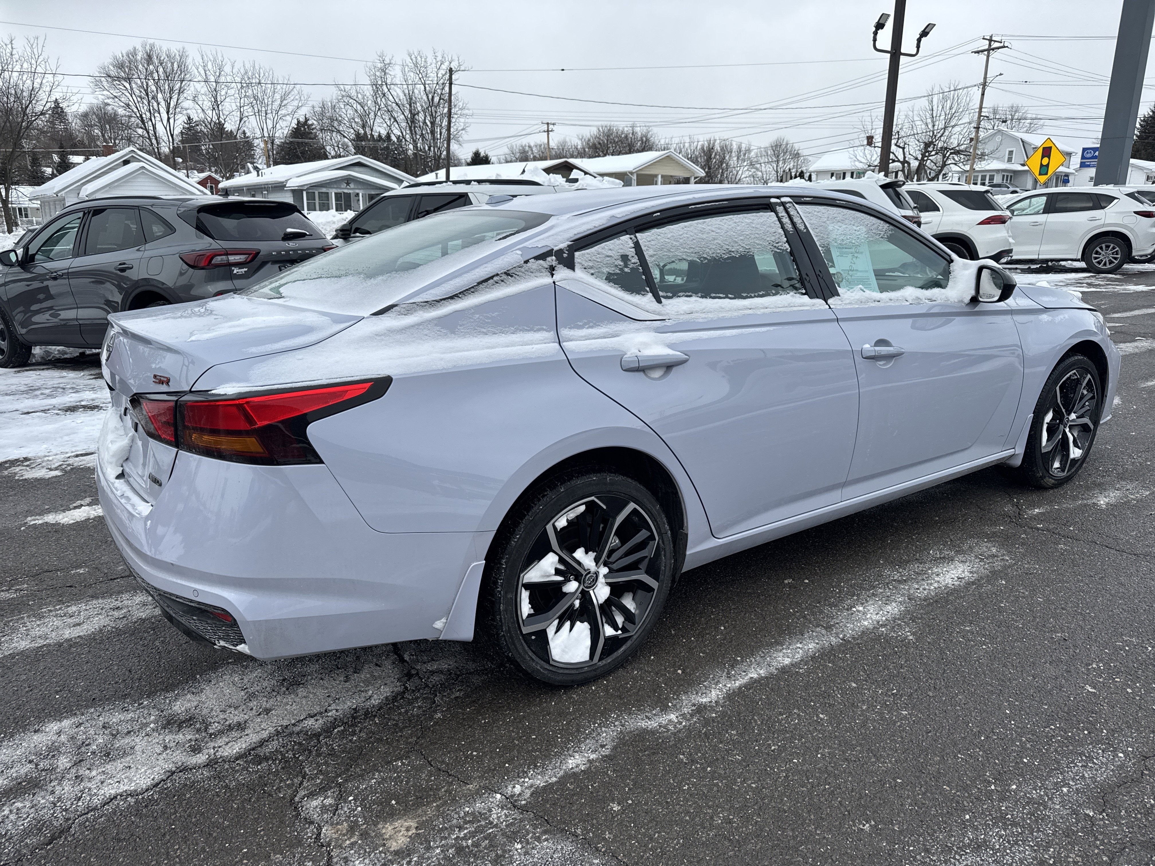 2025 Nissan Altima SR