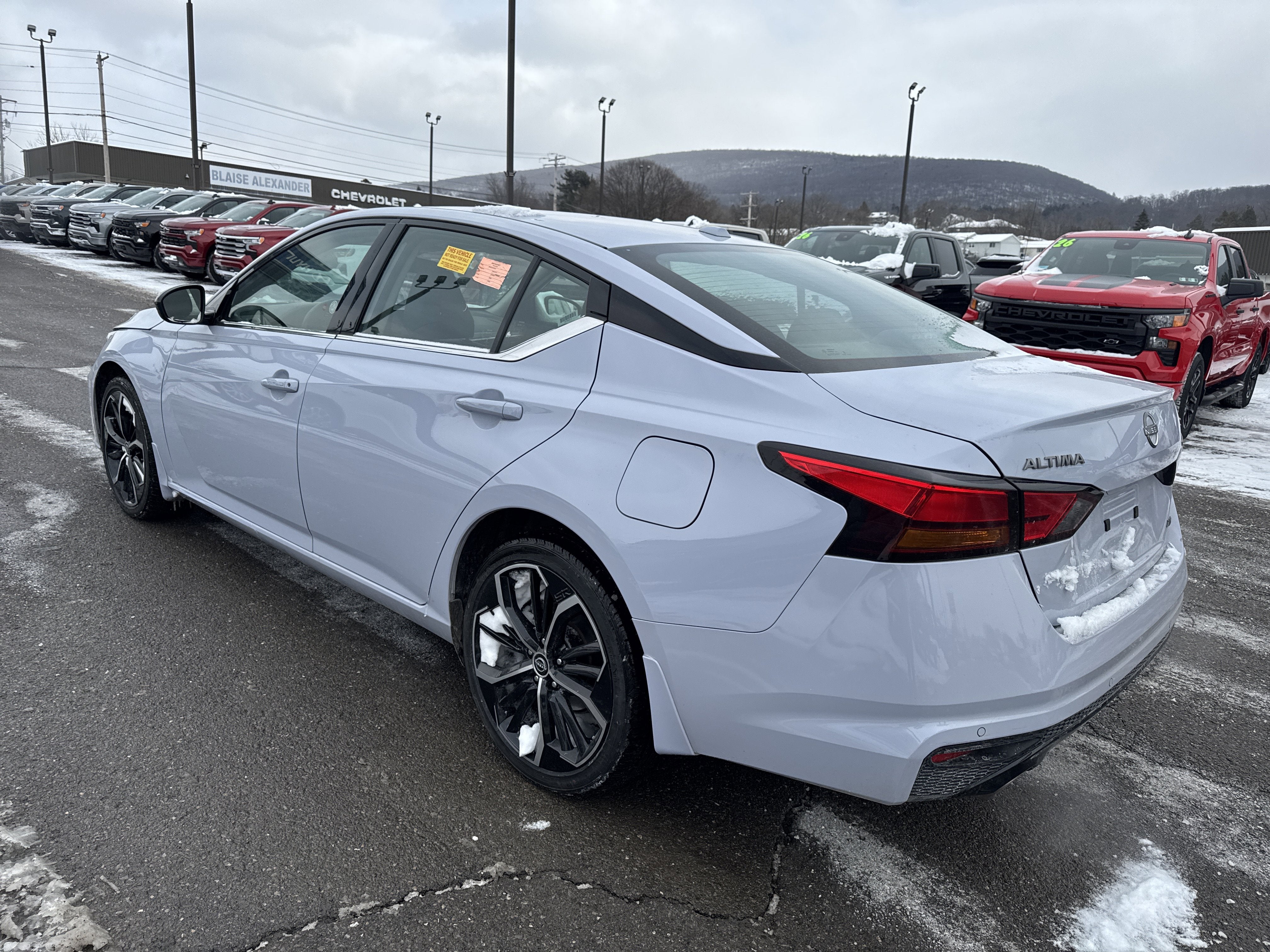 2025 Nissan Altima SR