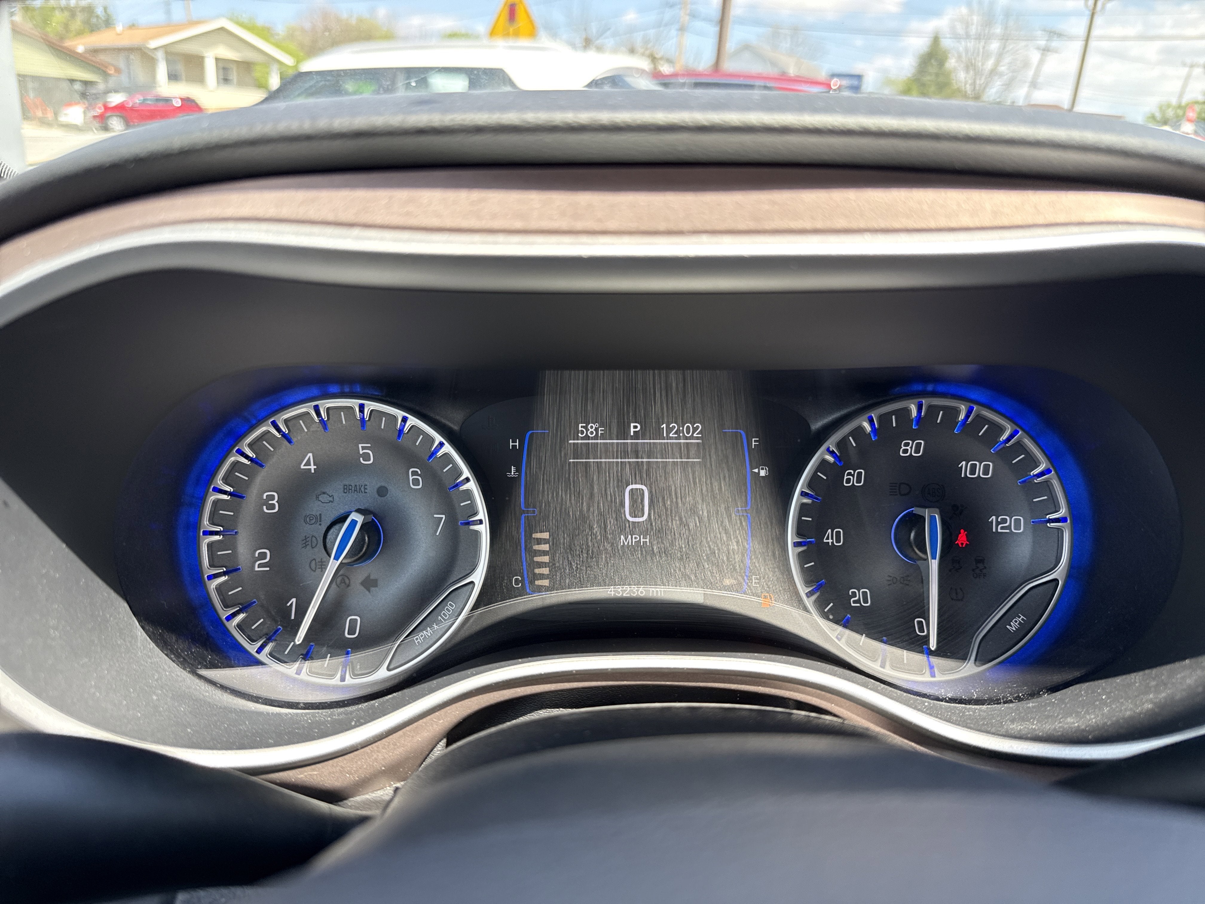 2023 Chrysler Voyager LX