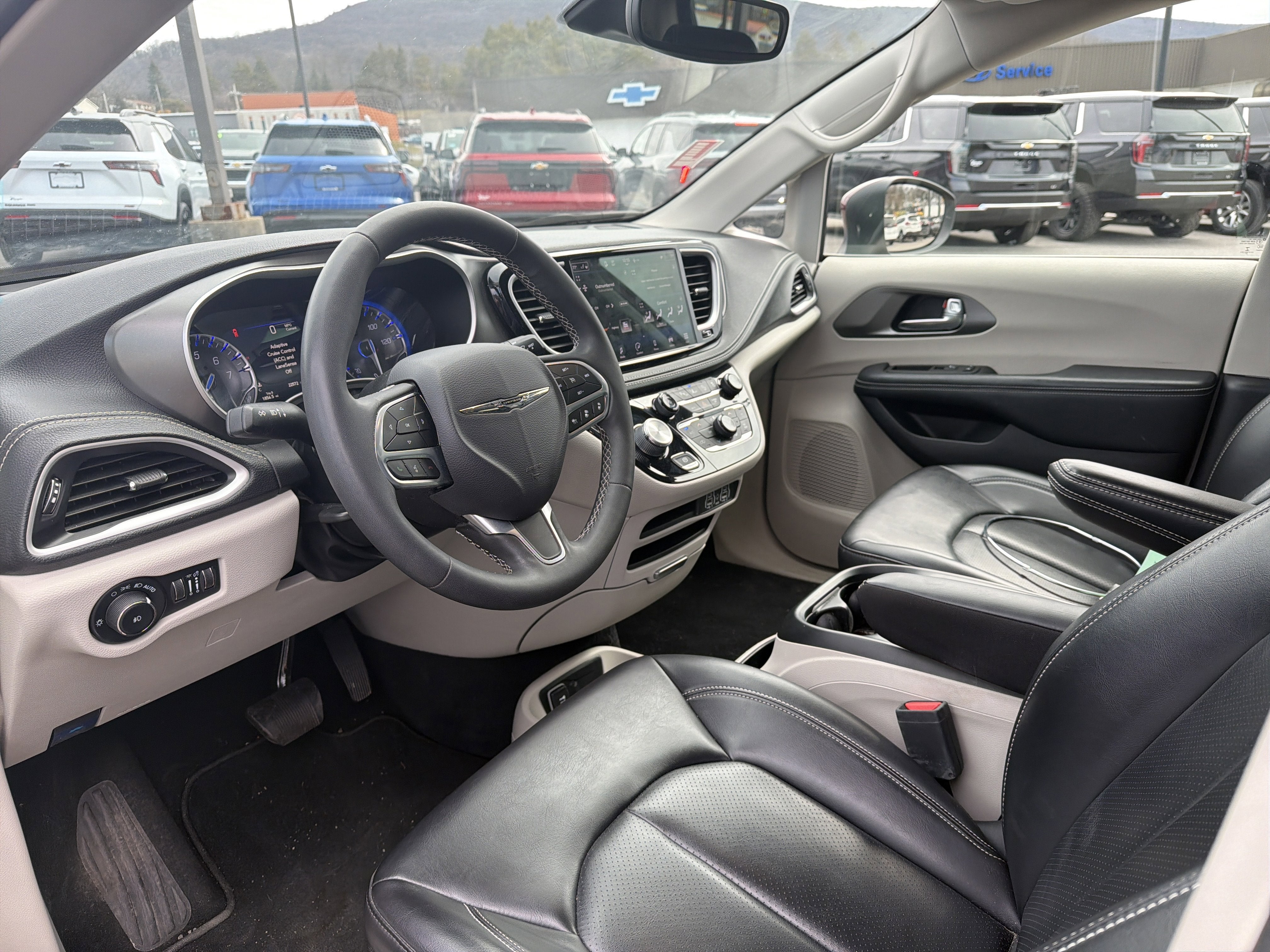 2023 Chrysler Pacifica Touring L