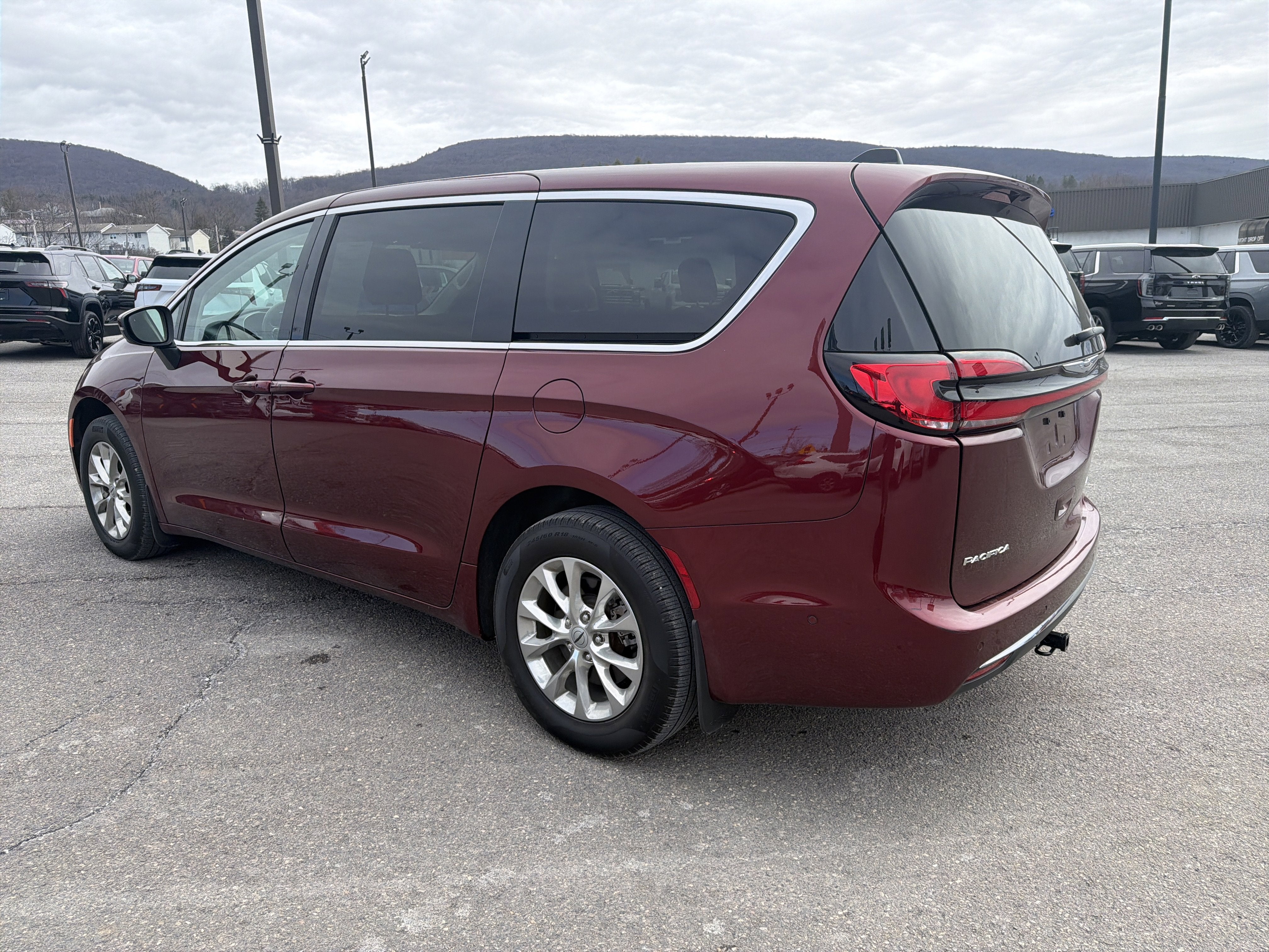 2023 Chrysler Pacifica Touring L