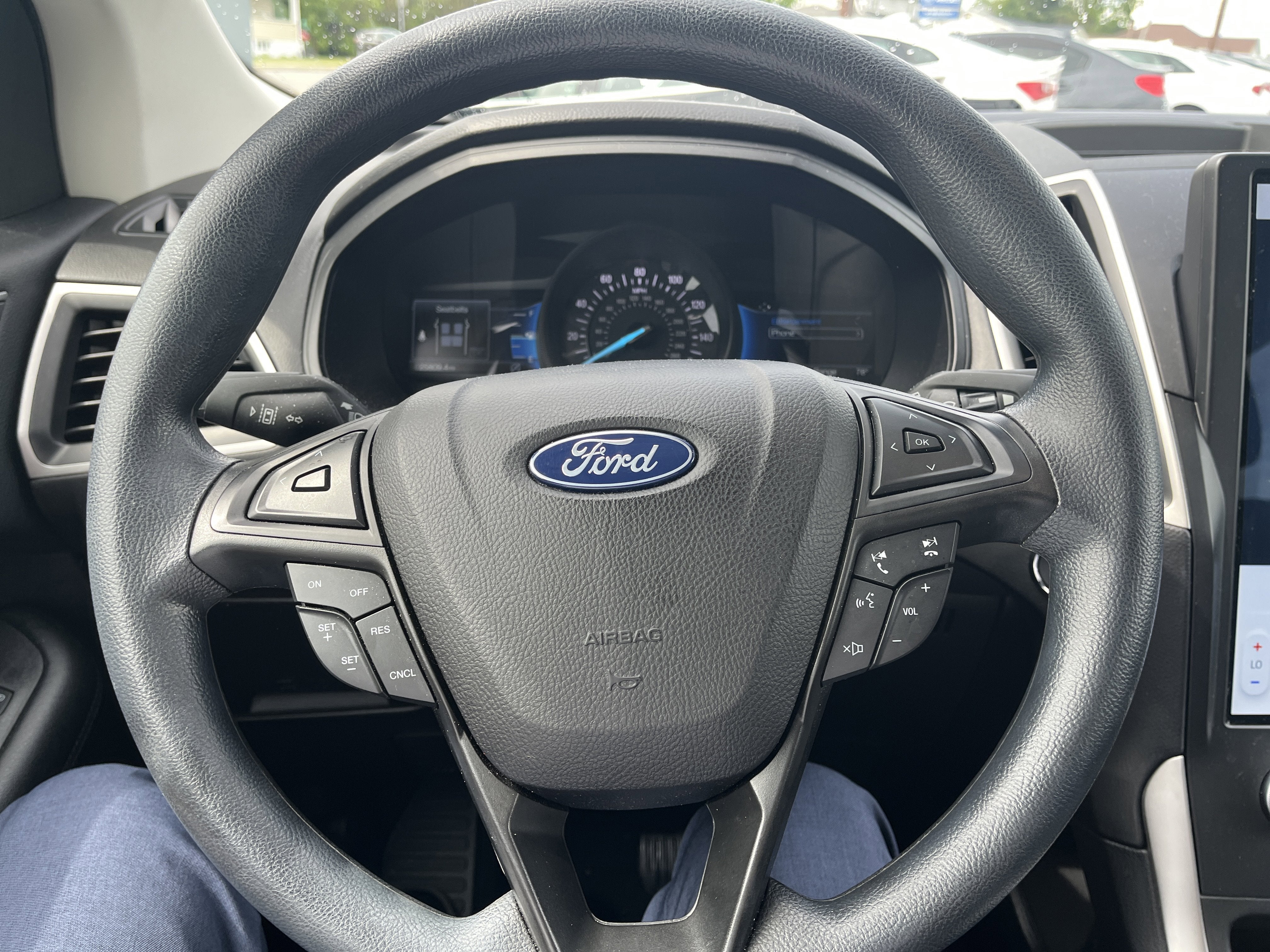 2022 Ford Edge SE