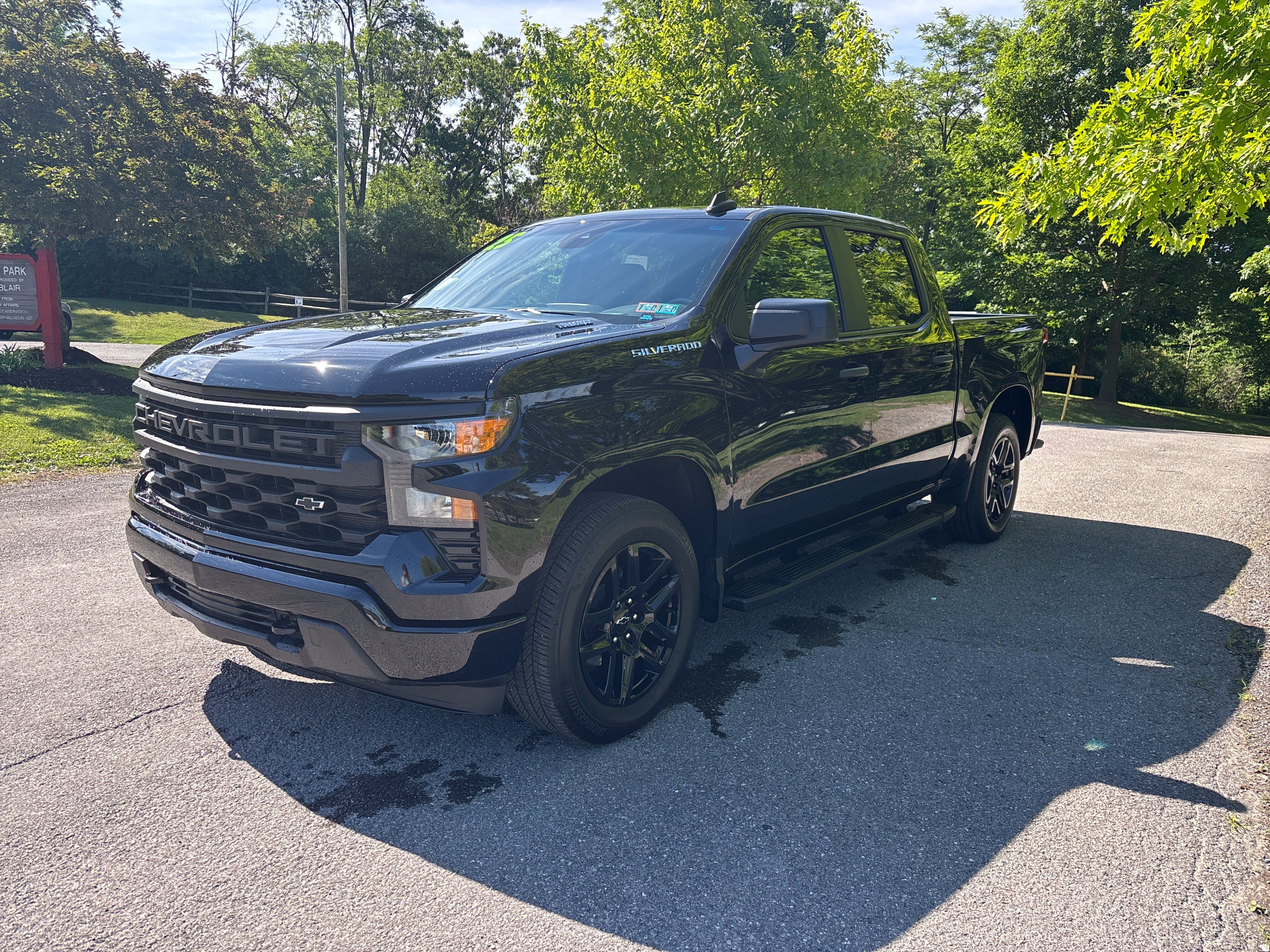 2025 Chevrolet Silverado 1500 Custom