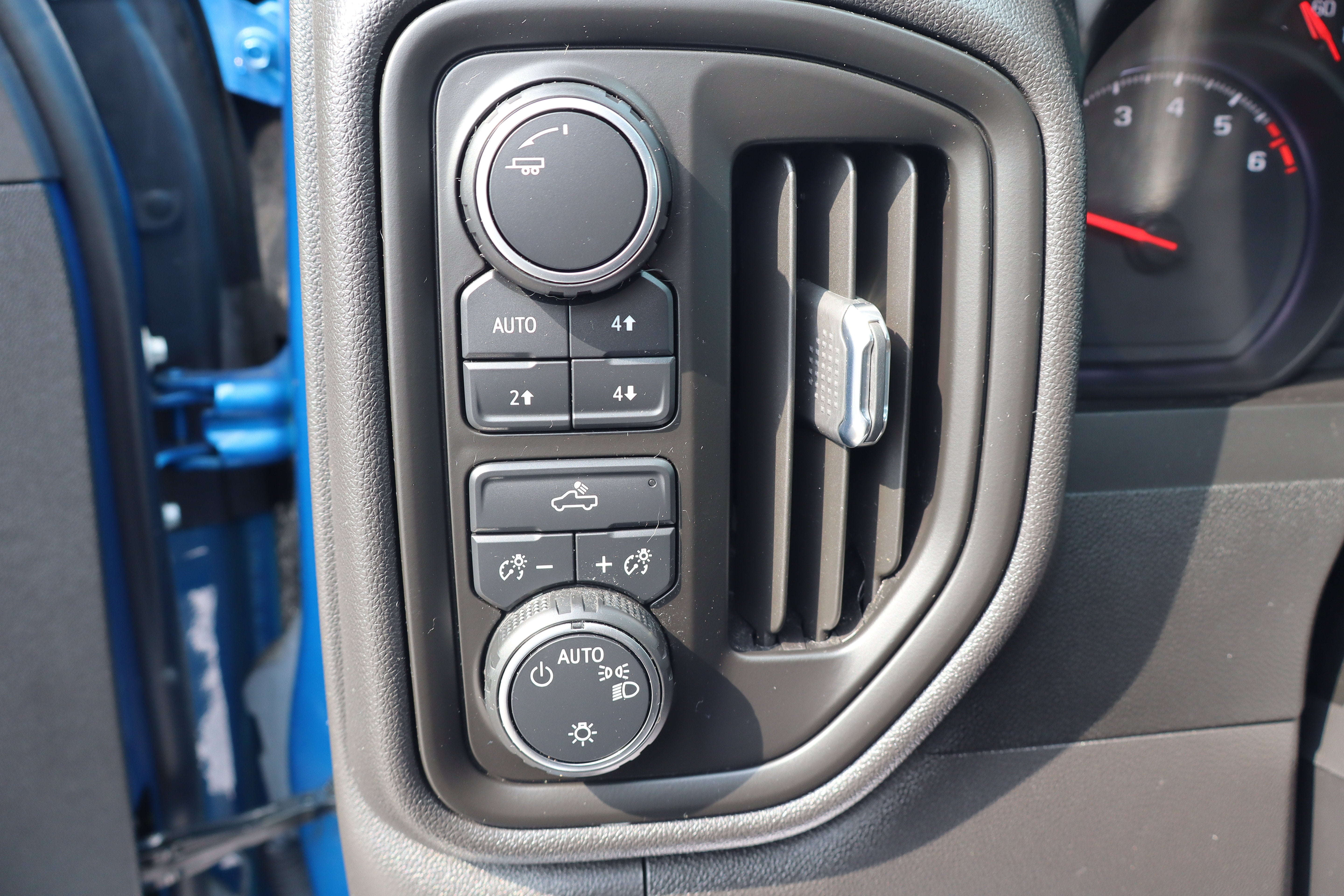 2023 Chevrolet Silverado 1500 Custom Trail Boss