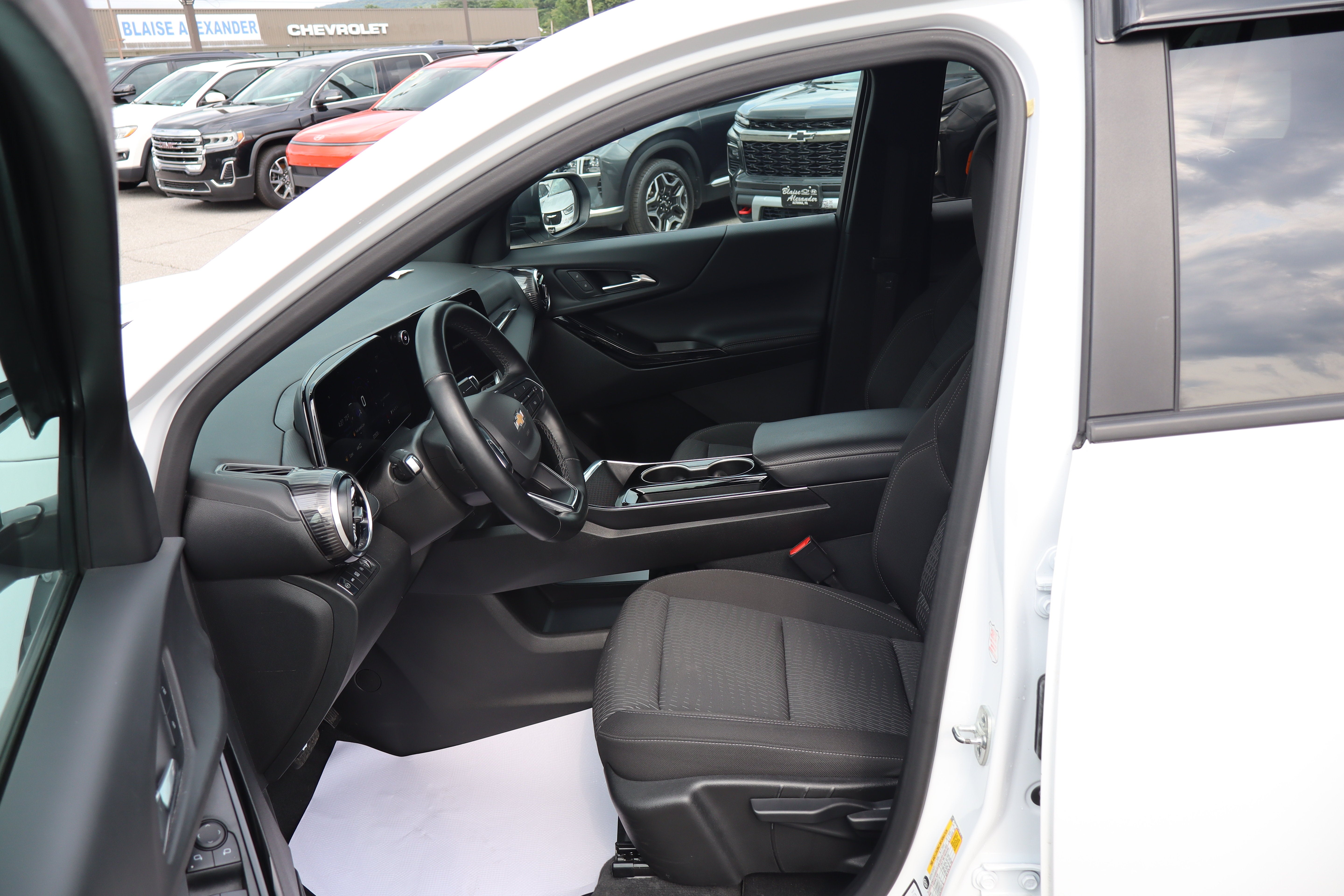 2025 Chevrolet Equinox AWD LT