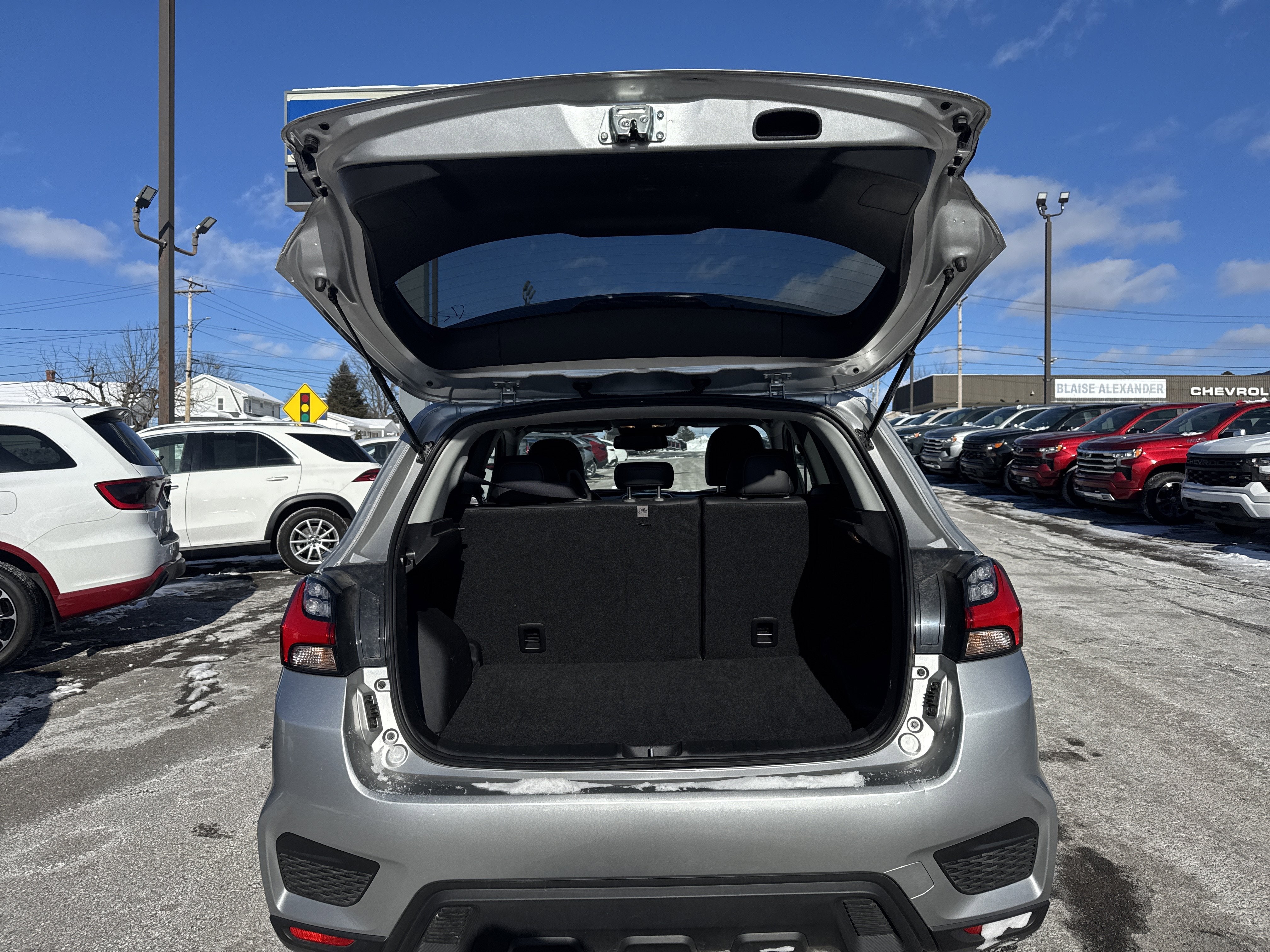 2025 Mitsubishi Outlander Sport ES