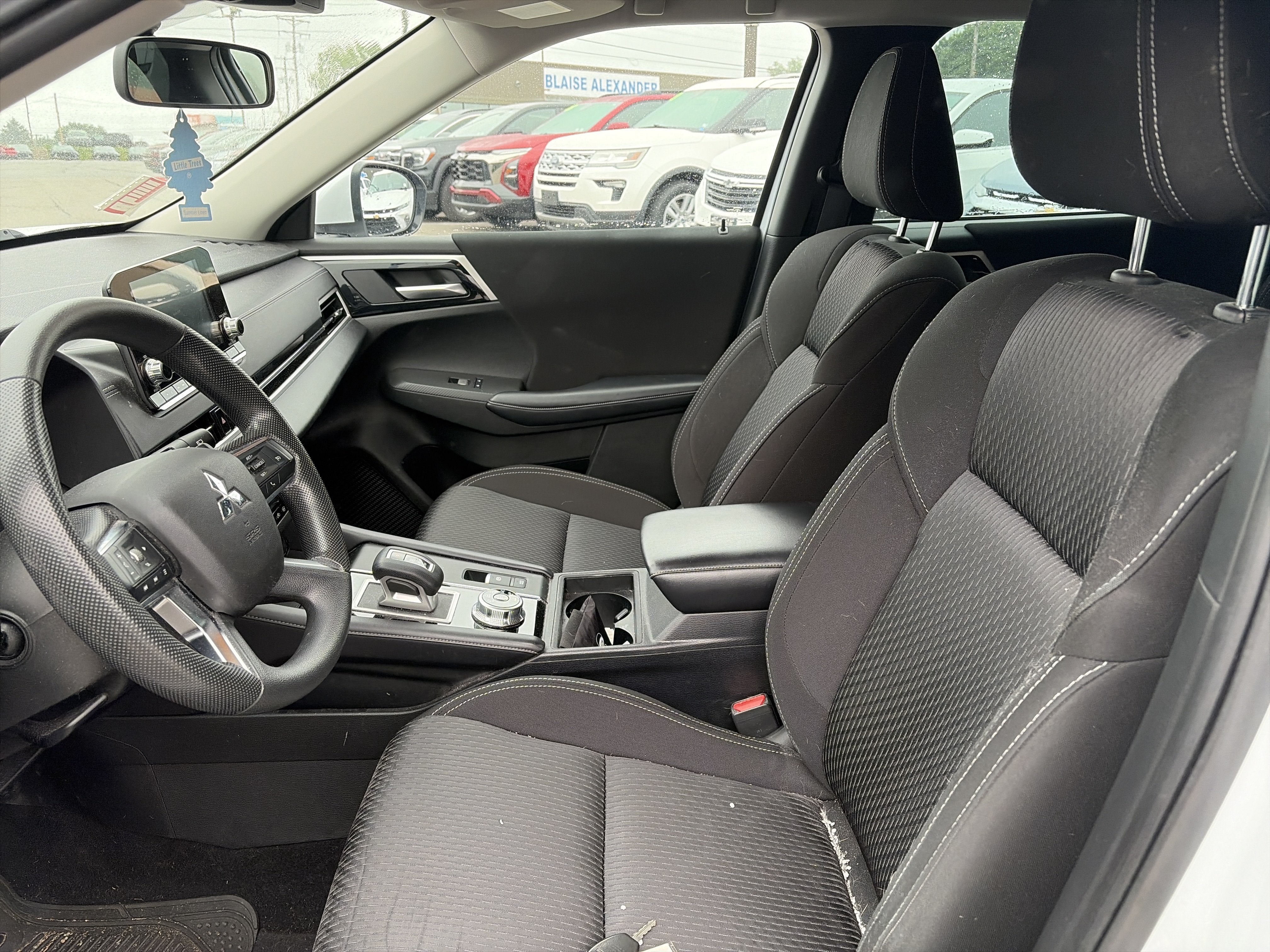 2022 Mitsubishi Outlander ES