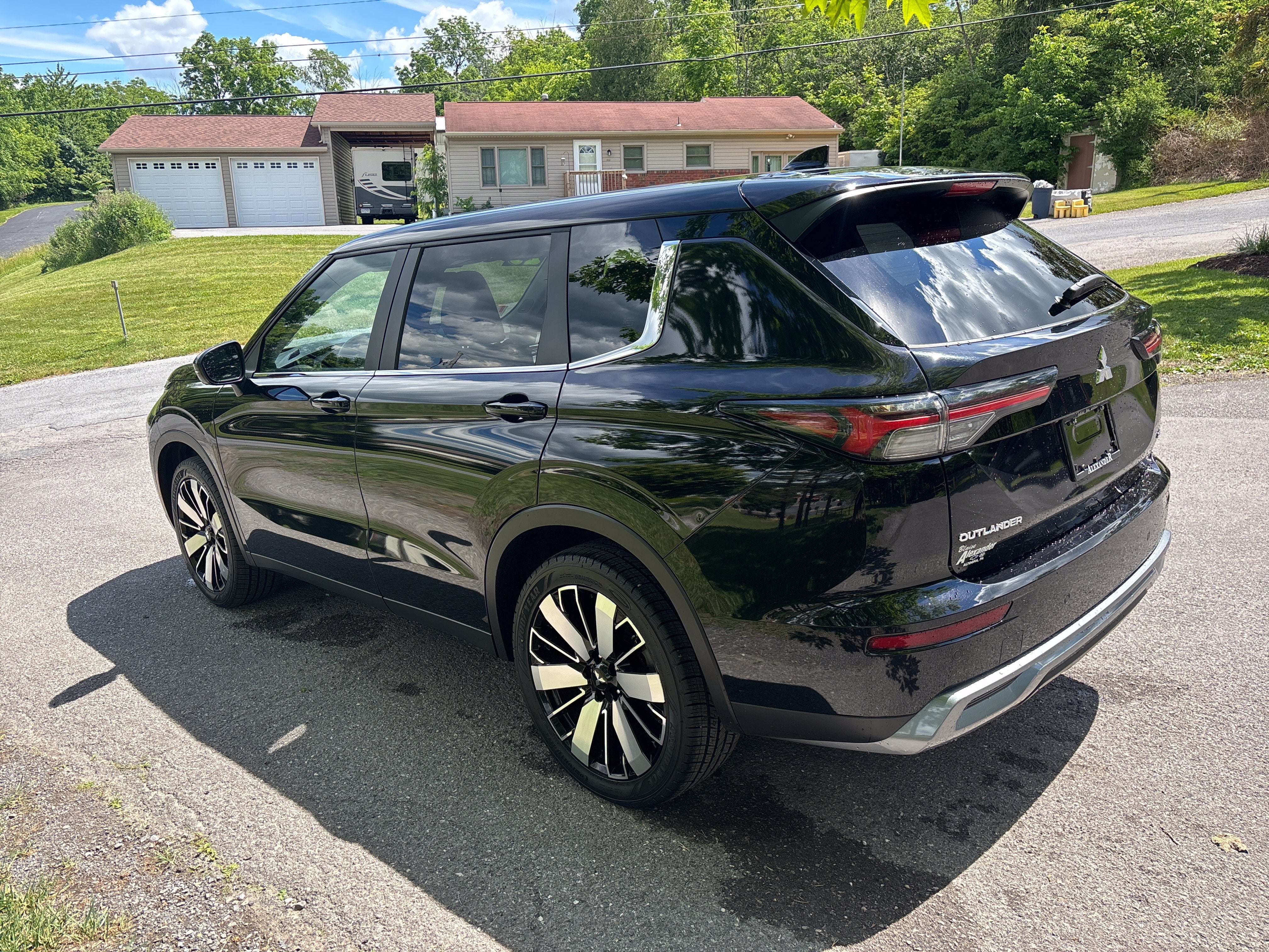 2025 Mitsubishi Outlander SE