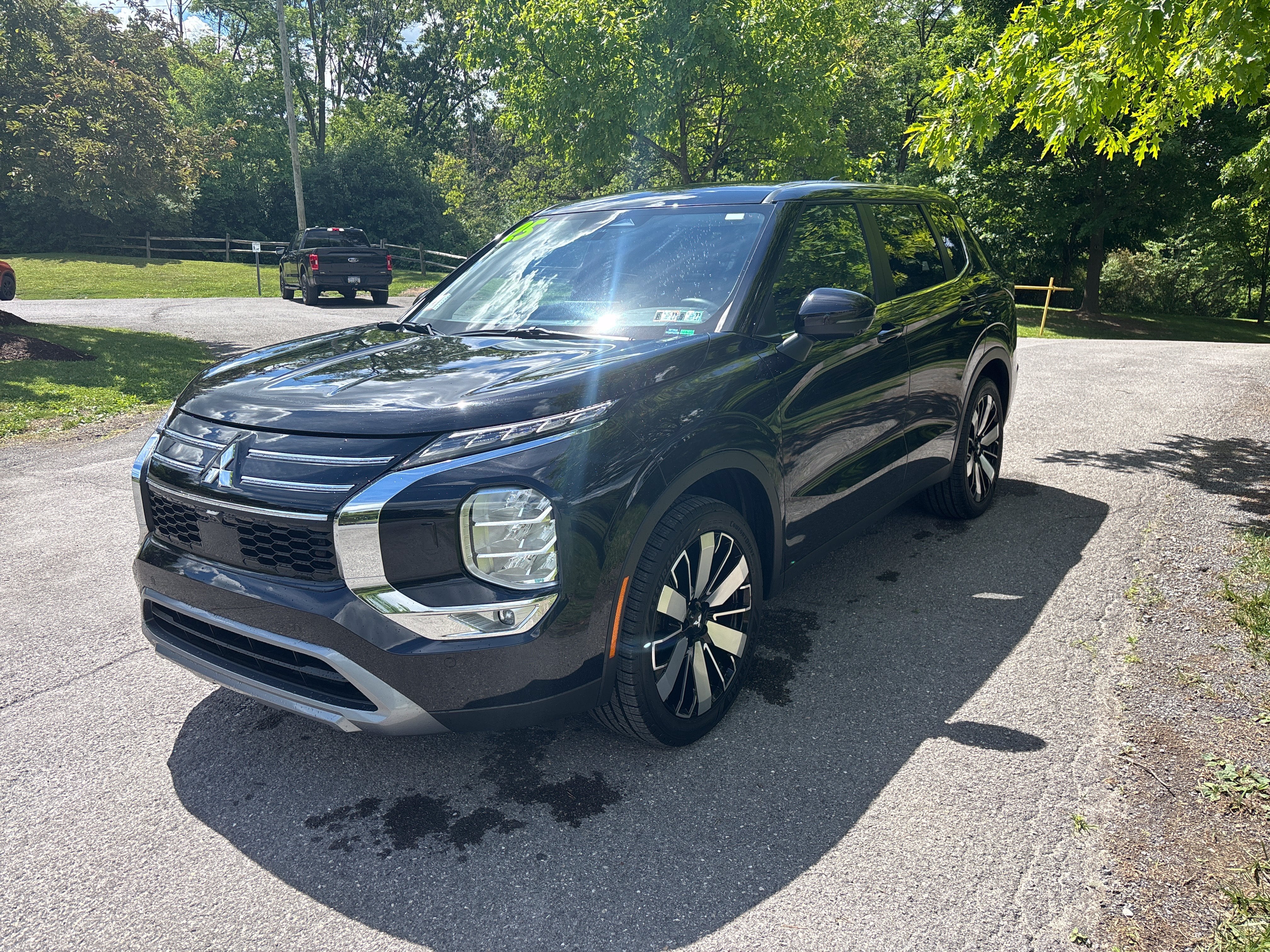 2025 Mitsubishi Outlander SE