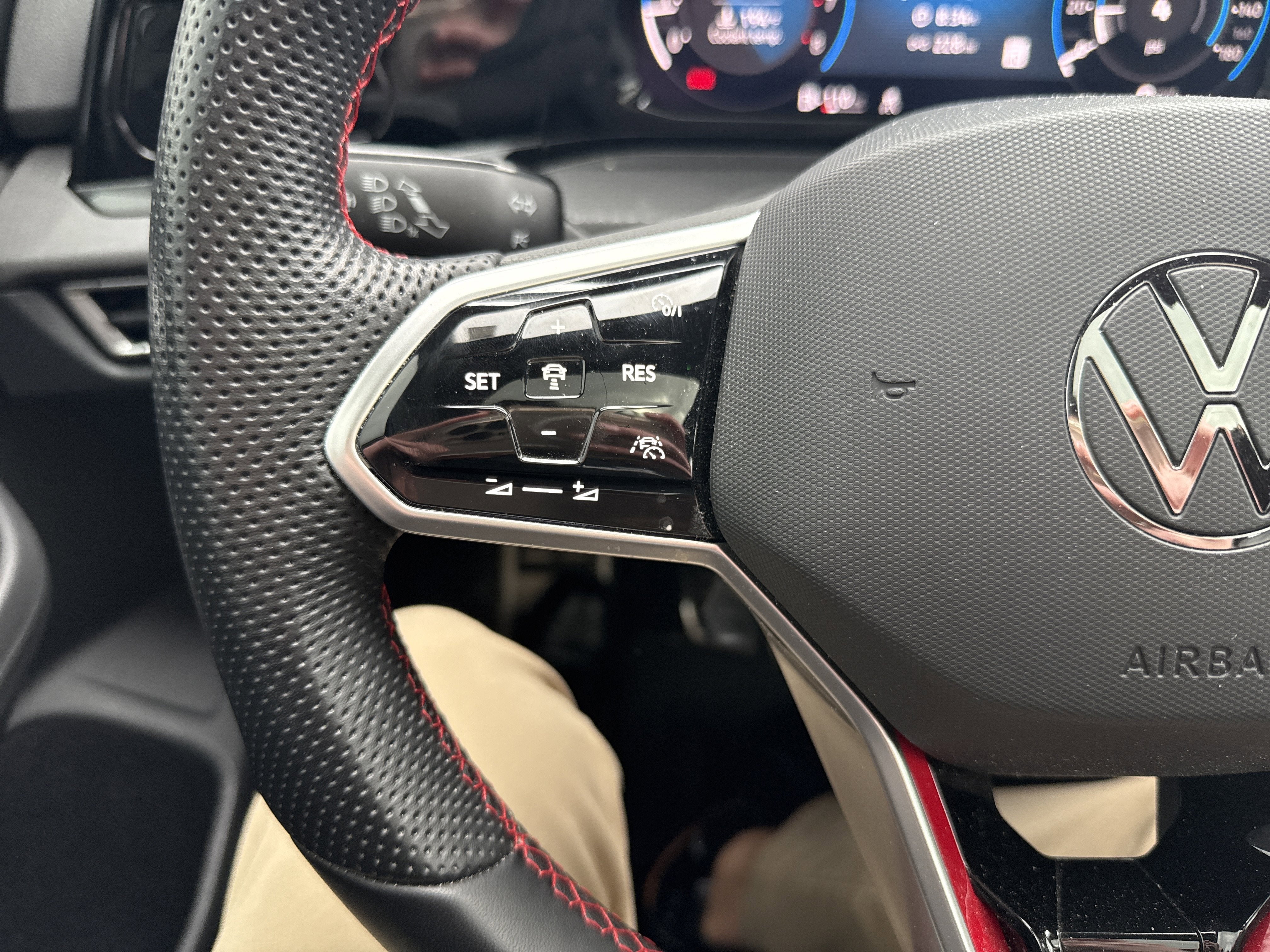 2023 Volkswagen Golf GTI Autobahn