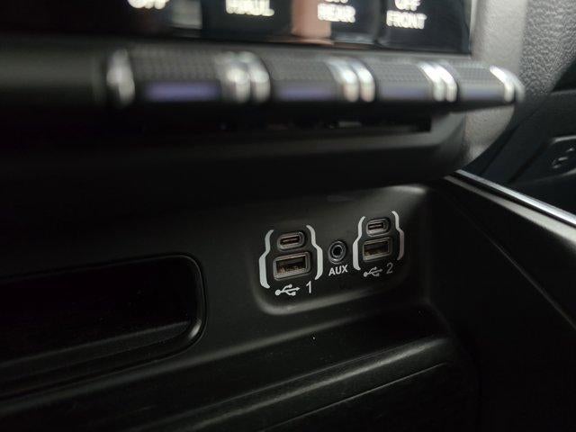 2020 RAM 1500 Big Horn 4x4 Crew Cab 5'7" Box