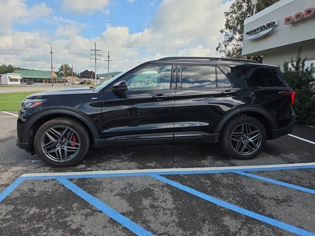 2025 Ford Explorer ST-Line 4WD