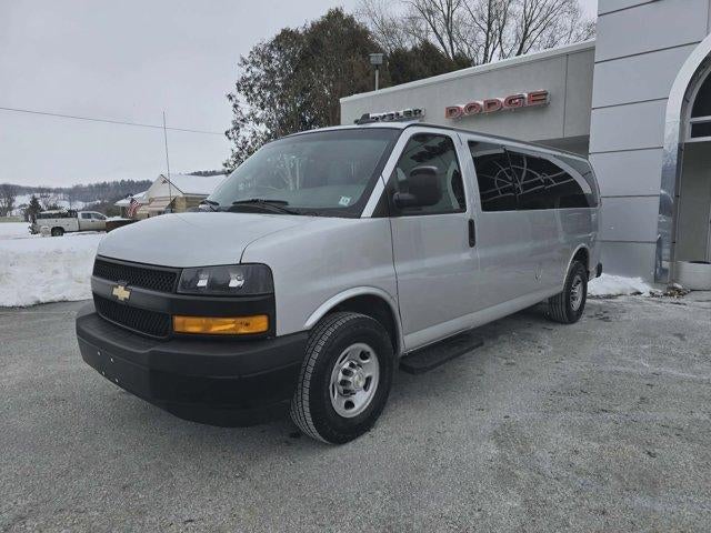 2020 Chevrolet Express Passenger 3500 Extended Wheelbase Rear-Wheel Drive 1LS