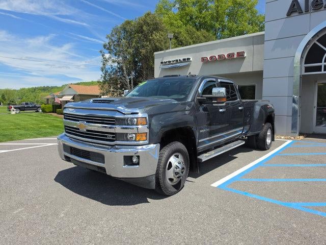2017 Chevrolet Silverado 3500 HD Crew Cab Long Box 4-Wheel Drive LTZ
