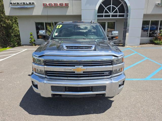 2017 Chevrolet Silverado 3500 HD Crew Cab Long Box 4-Wheel Drive LTZ