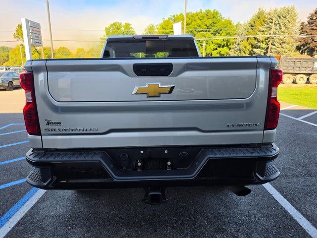 2022 Chevrolet Silverado 2500 HD Crew Cab Standard Box 4-Wheel Drive Custom
