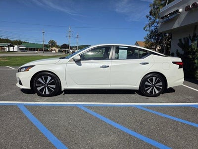 2022 Nissan Altima 2.5 SV Sedan