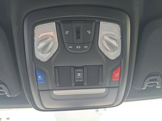 2022 RAM 3500 Tradesman 4x4 Crew Cab 8' Box