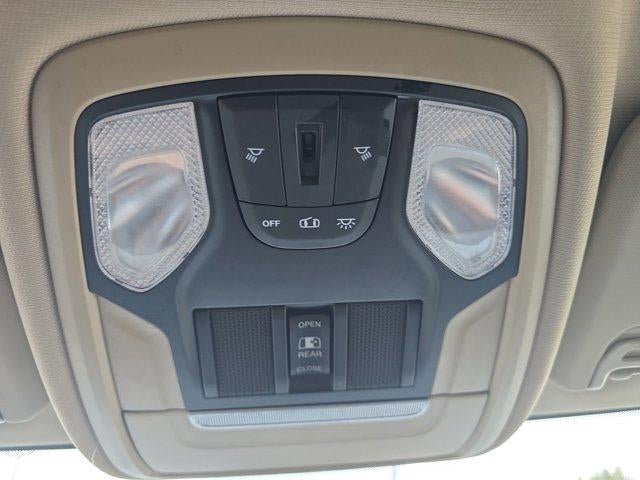 2020 RAM 2500 Tradesman 4x4 Crew Cab 6'4" Box