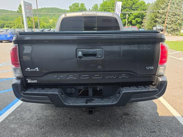 2017 Toyota Tacoma Limited Double Cab 5' Bed V6 4x4 AT (Natl)