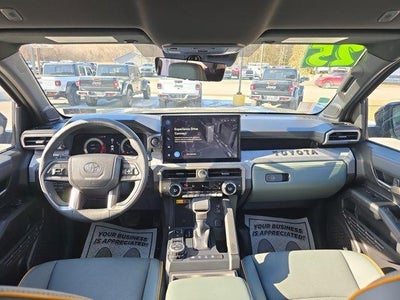 2025 Toyota Tacoma 4WD 4WD Trailhunter Hybrid Double Cab 5' Bed AT (Natl)